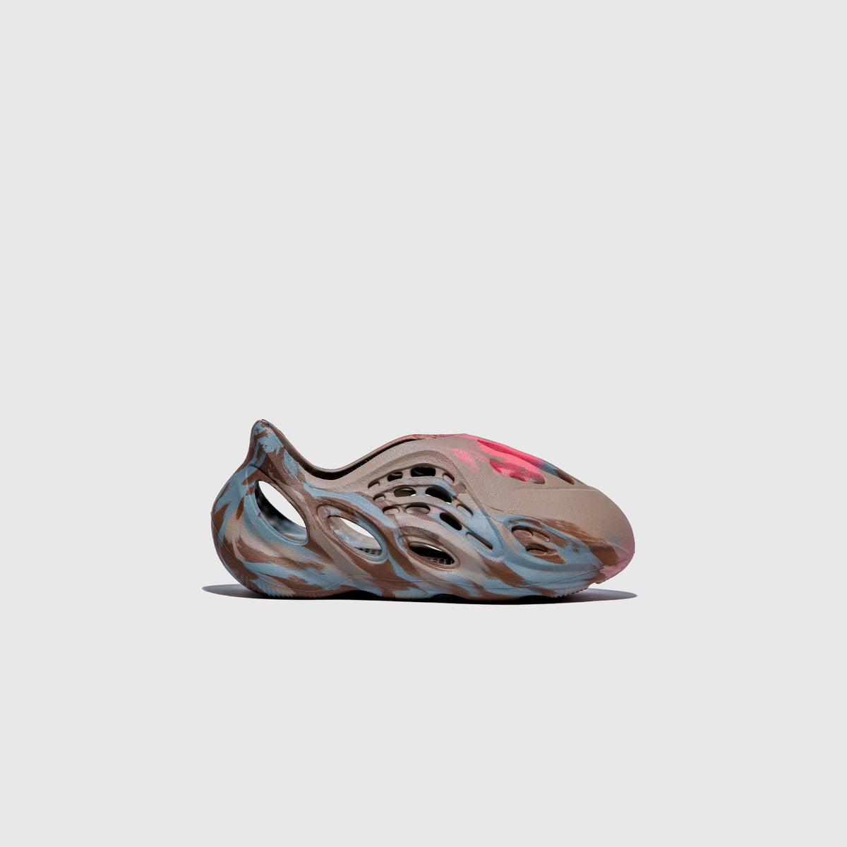 ADIDAS YEEZY FOAM RUNNER (KIDS) "MX SAND GREY" PACKER SHOES ADIDAS YEEZY FOAM RUNNER (KIDS) "MX SAND GREY" PACKER SHOES