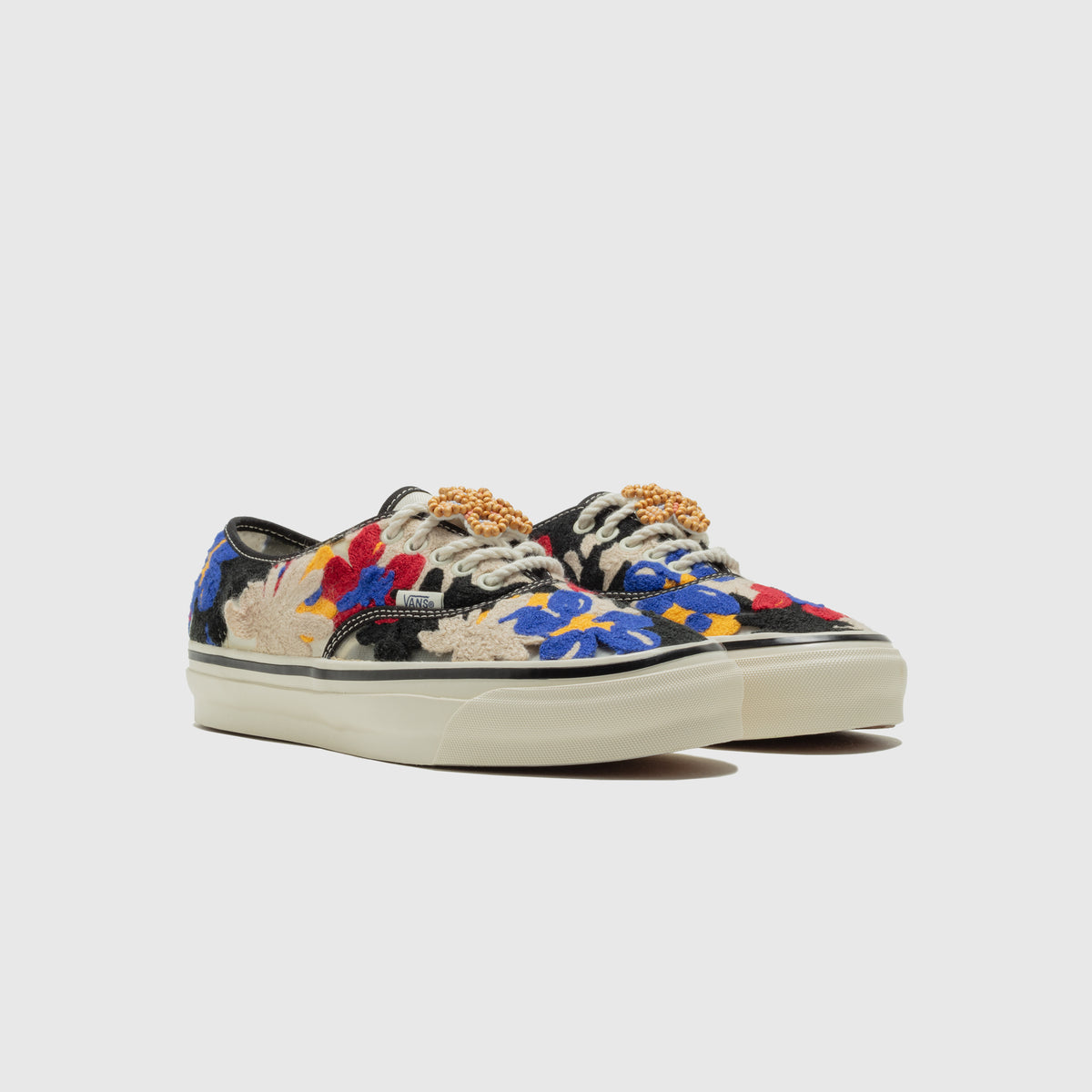 AUTHENTIC 44 LX 