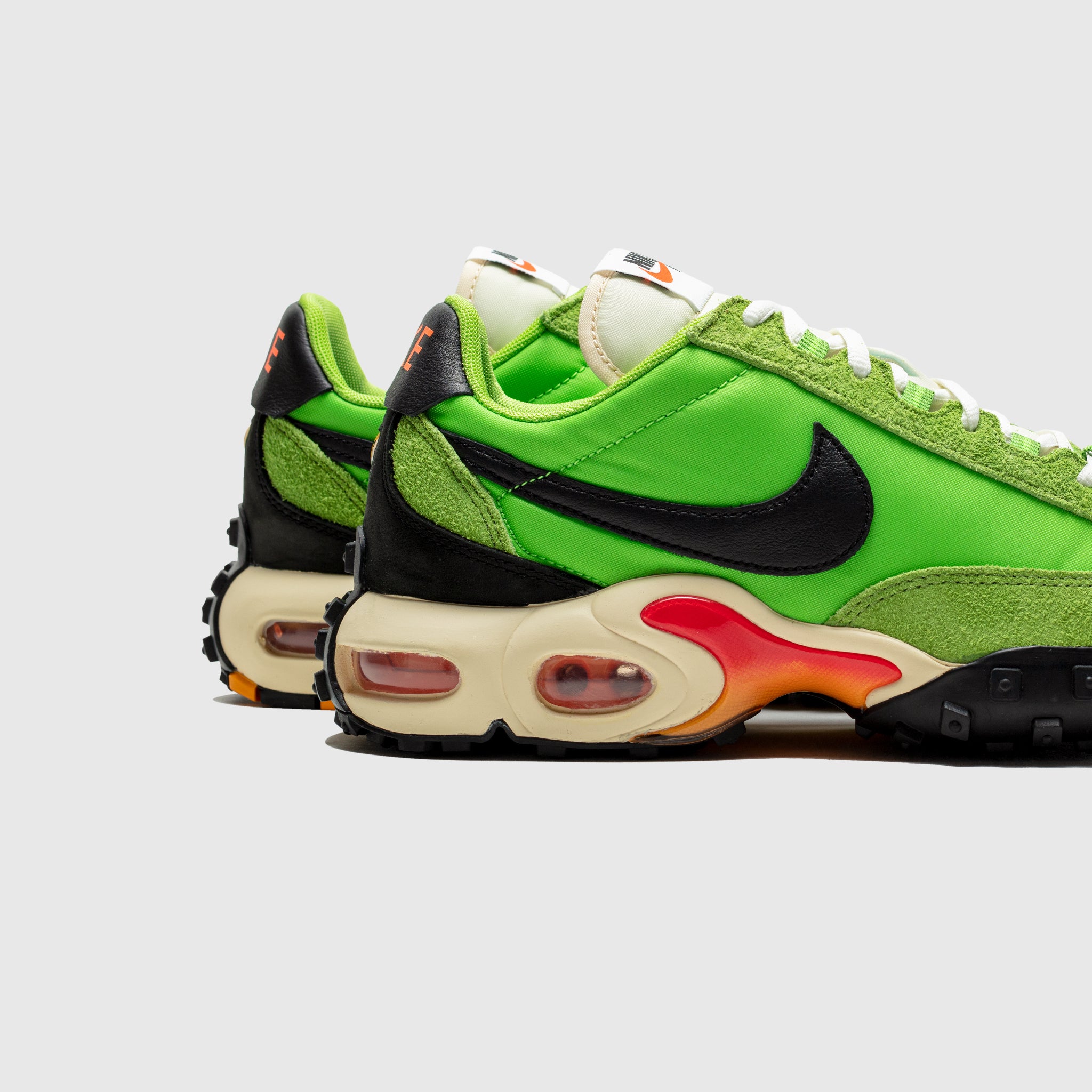 NIKE  AIRMAXWAFFLESP ACTIONGREEN  FV6946 301 sid