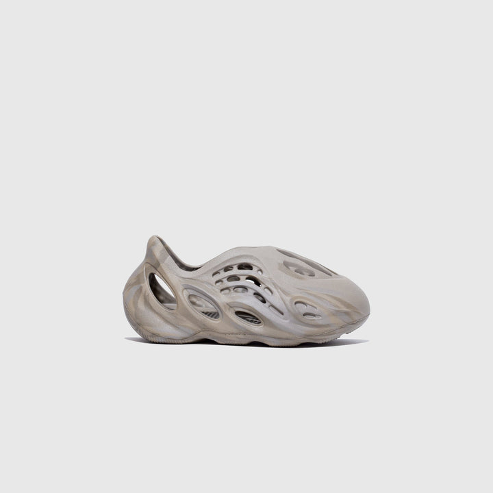 YEEZY FOAM RUNNER KIDS "STONE SAGE"