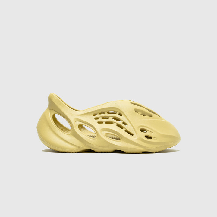 YEEZY FOAM RUNNER "SULFUR"