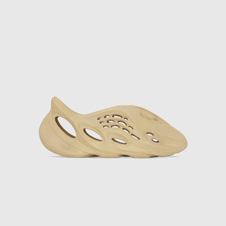 YEEZY FOAM RUNNER "DESSERT SAND"