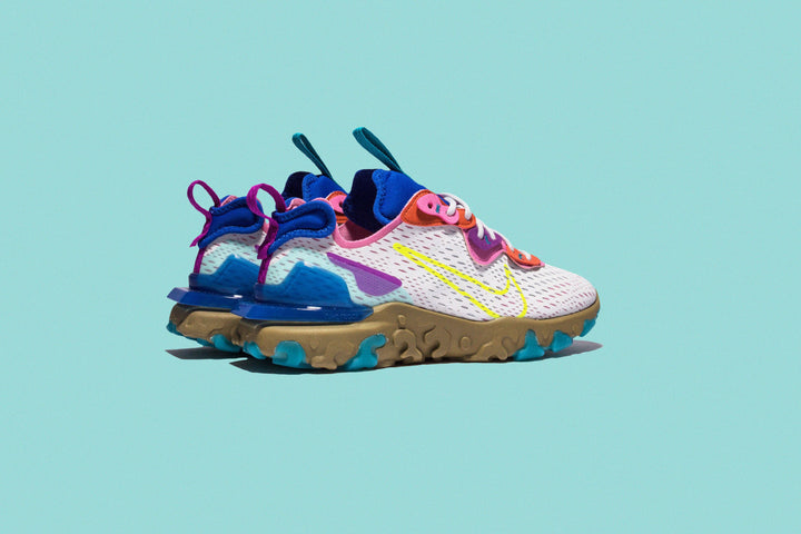 NIKE WMNS NSW REACT VISION "PHOTON DUST"