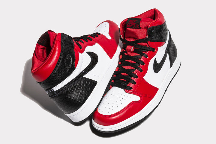 WMNS AIR JORDAN 1 HIGH OG "SATIN RED"