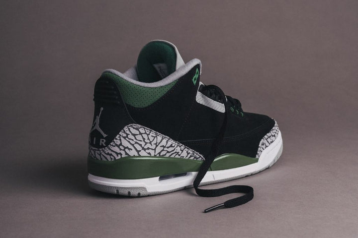 JORDAN 3 RETRO "PINE GREEN"