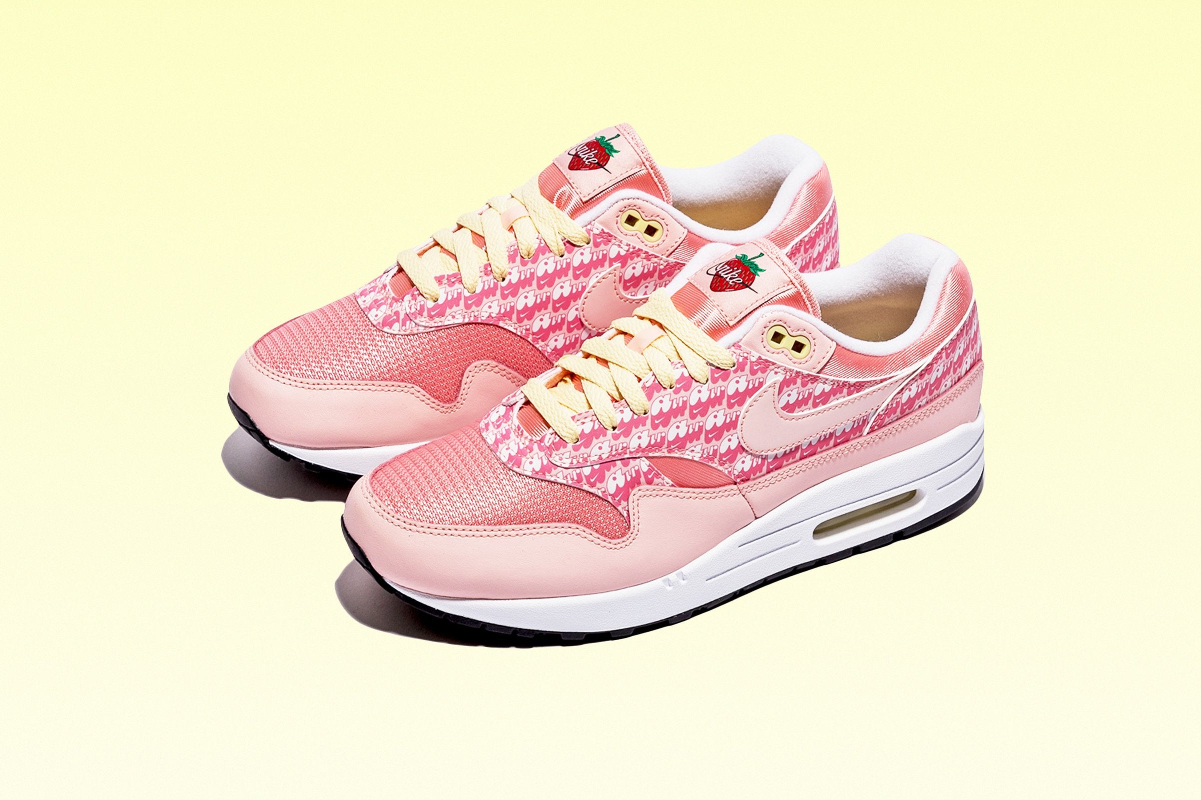 lemonade strawberry nike