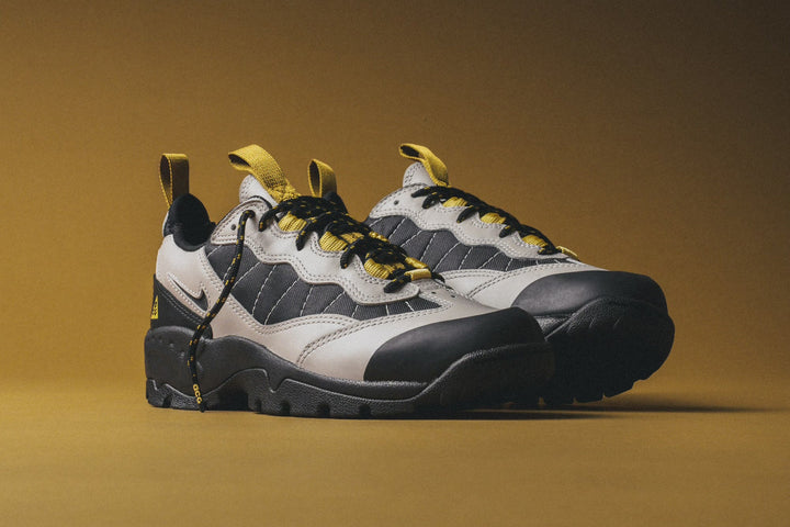 NIKE AIR MADA "LIGHT BONE"