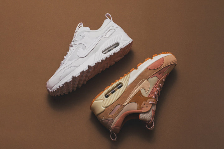 NIKE WMNS AIR MAX 90 FUTURA "TRIPLE WHITE" & "SANDDRIFT"