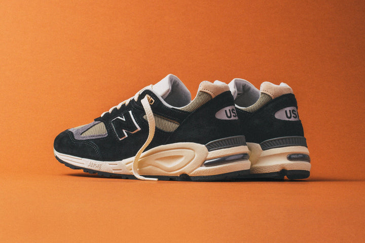 NEW BALANCE M990TE2