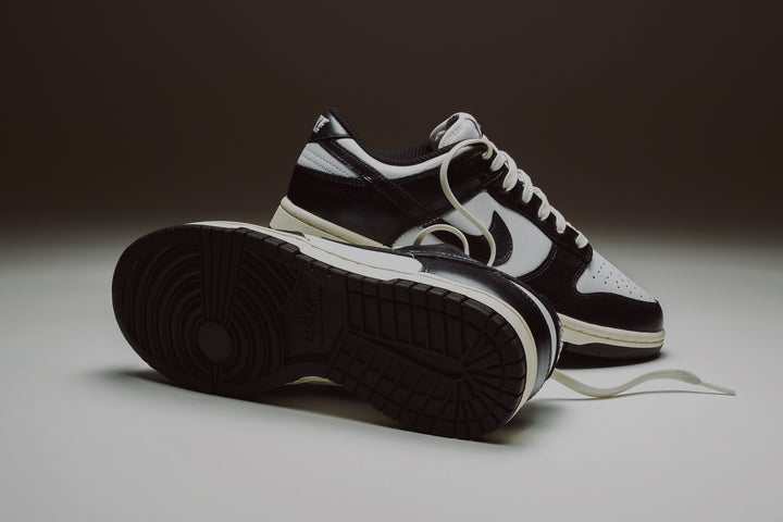 NIKE WMNS DUNK LOW PRM "VINTAGE BLACK"
