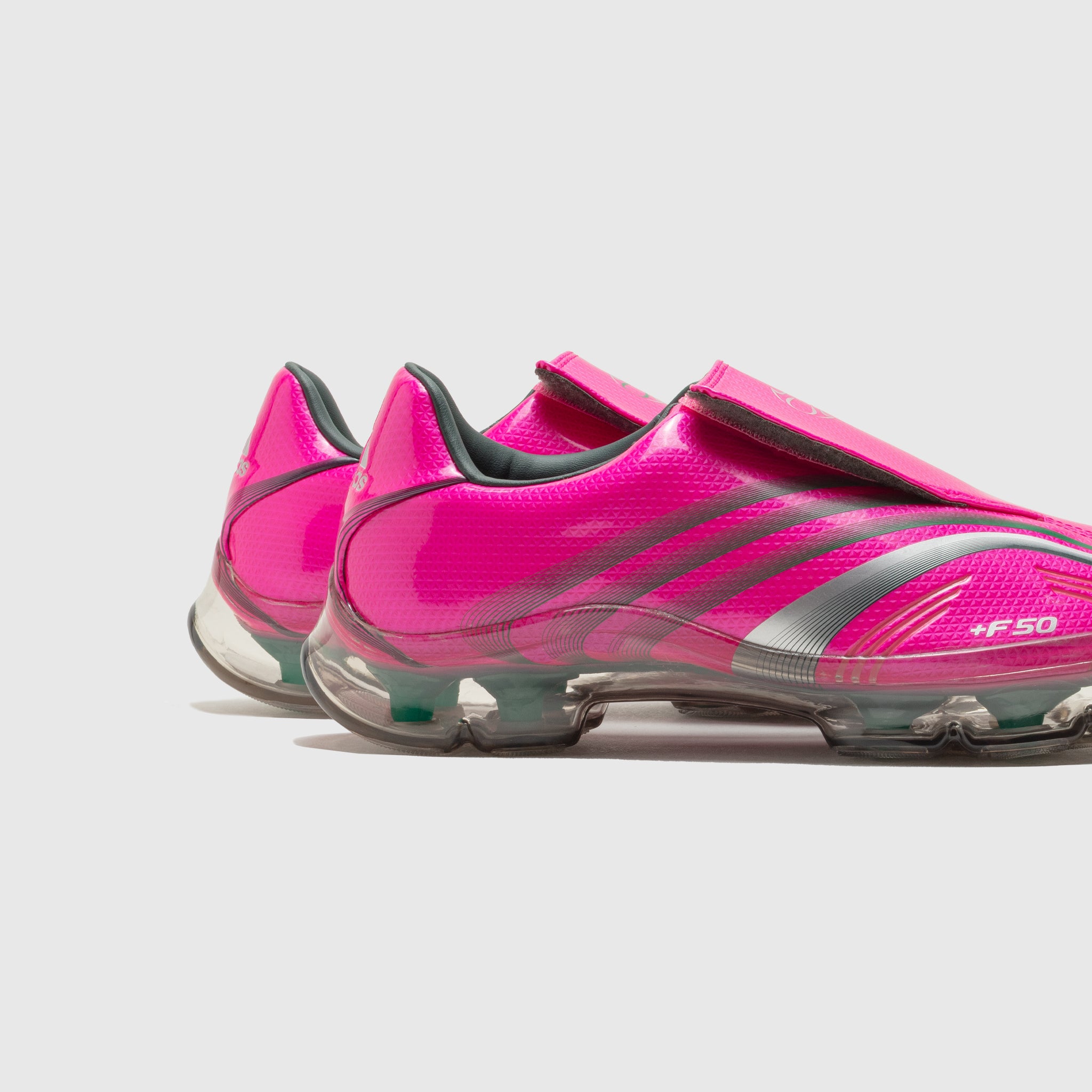 WMN'S F50 WALKABLE SHOES "SHOCK PINK"