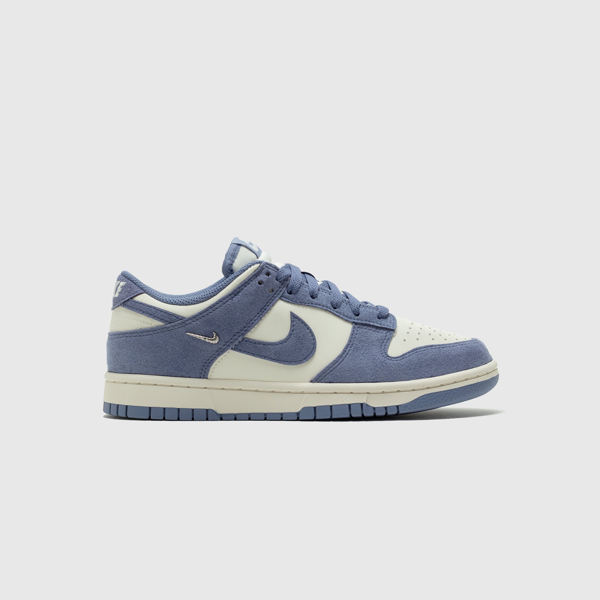 WMNS DUNK LOW "WORLD INDIGO"