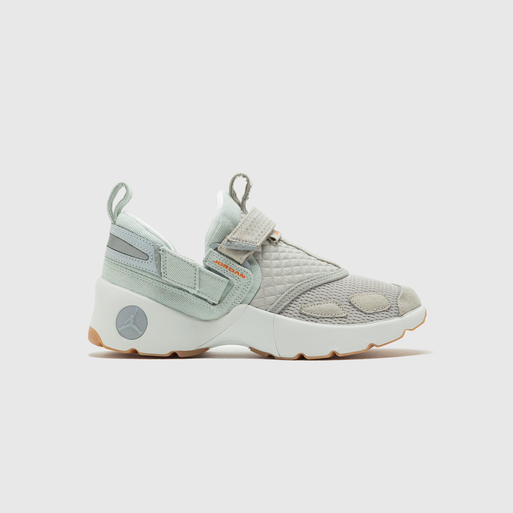 WMNS JORDAN TRUNNER LX "CORDUROY"