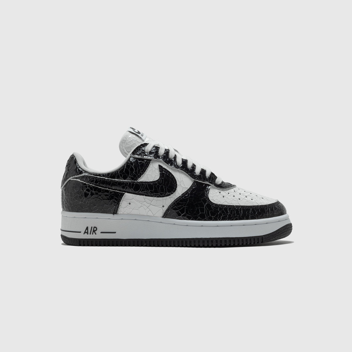 AIR FORCE 1 LOW CRACKED LEATHER "BLACK/WHITE"