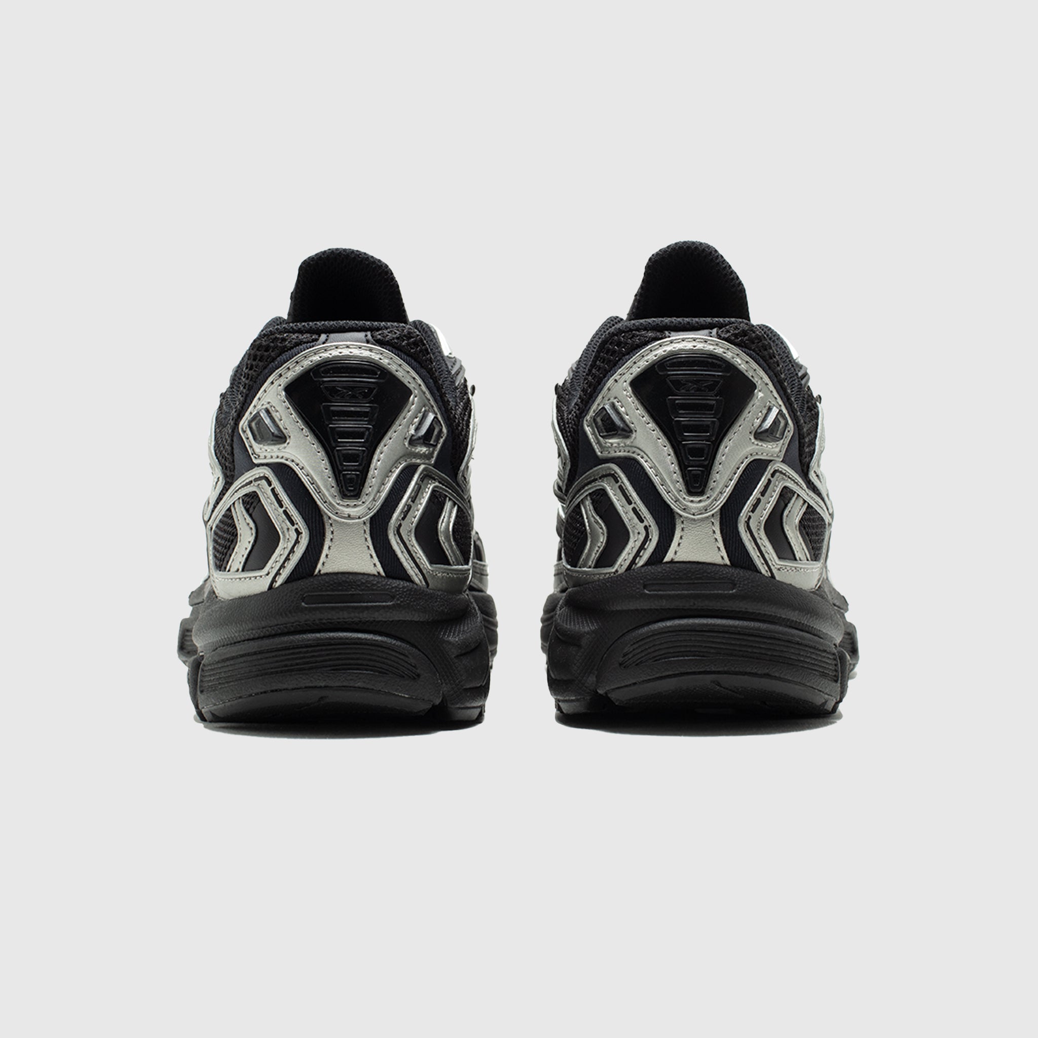 PREMIER ROAD ULTRA "BLACK METALLIC"