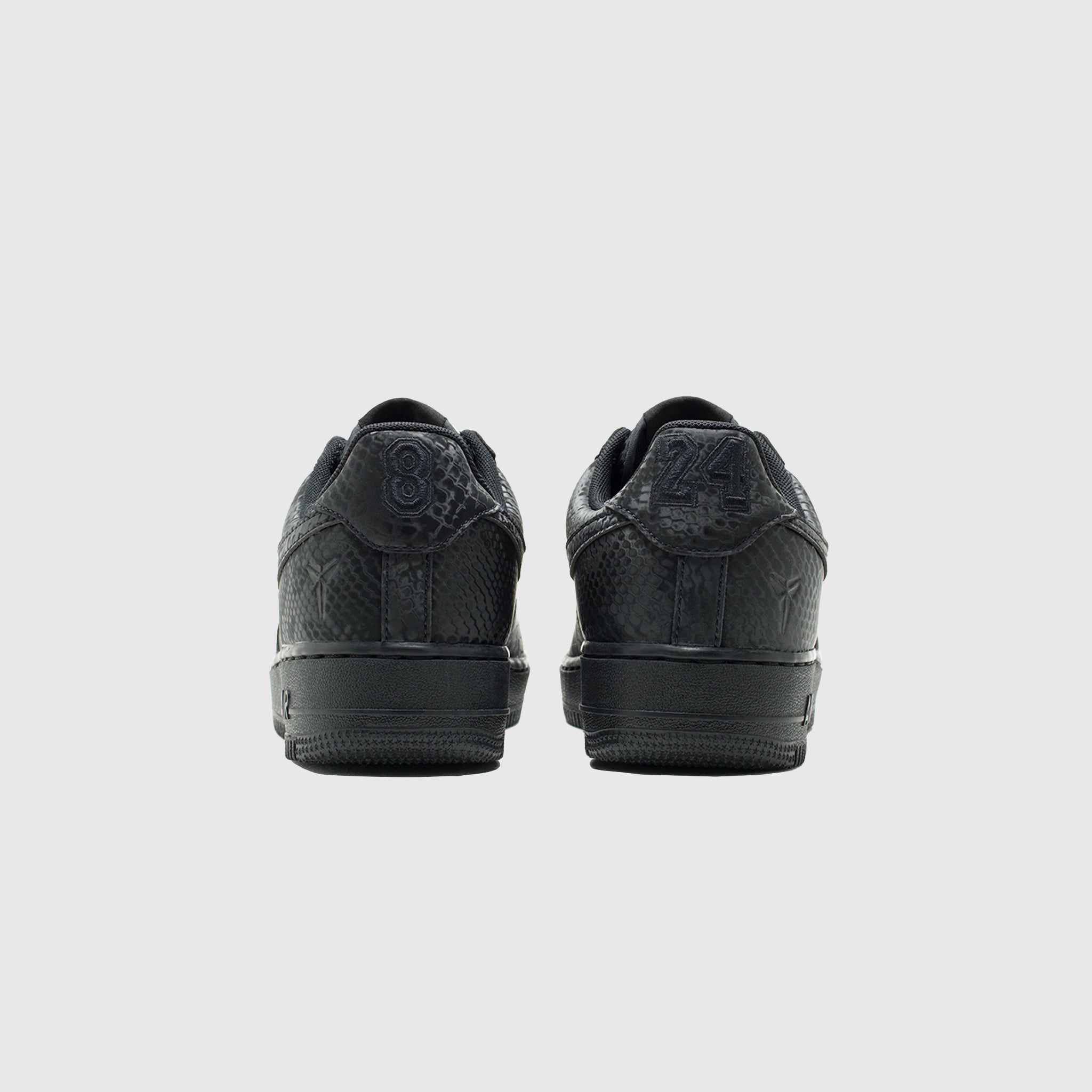 KOBE AIR FORCE 1 LOW "BLACK"