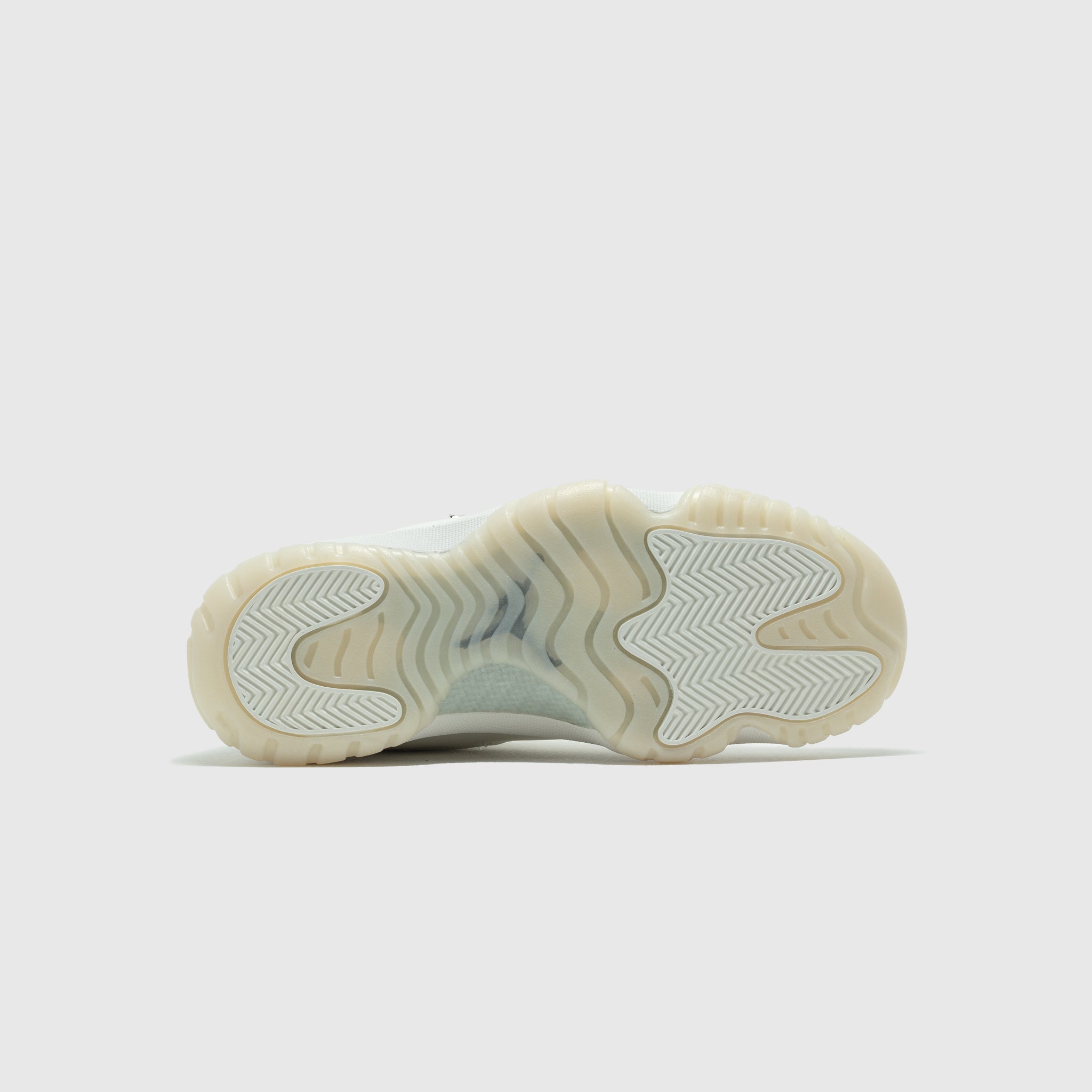 WMNS AIR JORDAN 11 RETRO "PEARL"