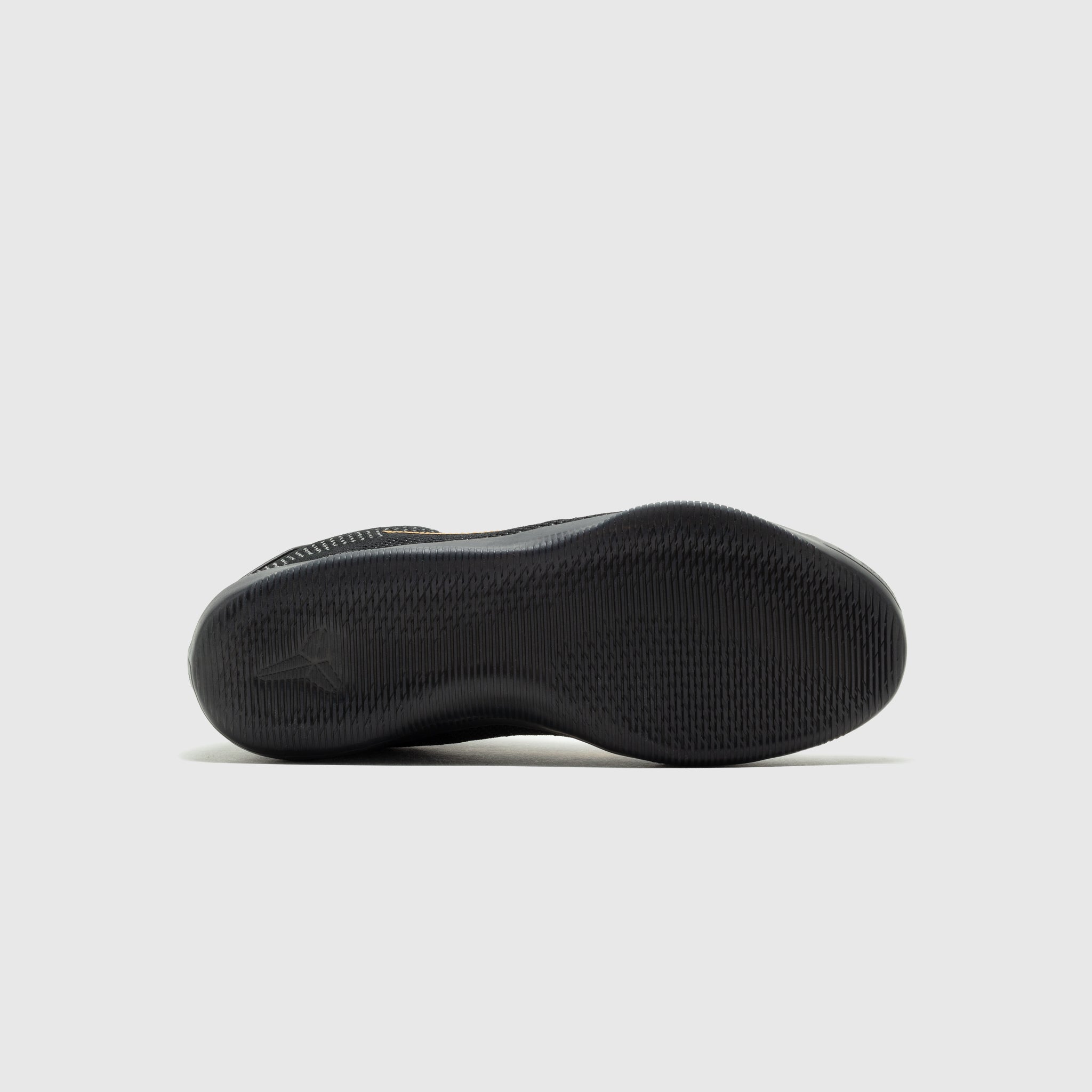 KOBE XI ELITE LOW PROTRO "FADE TO BLACK"