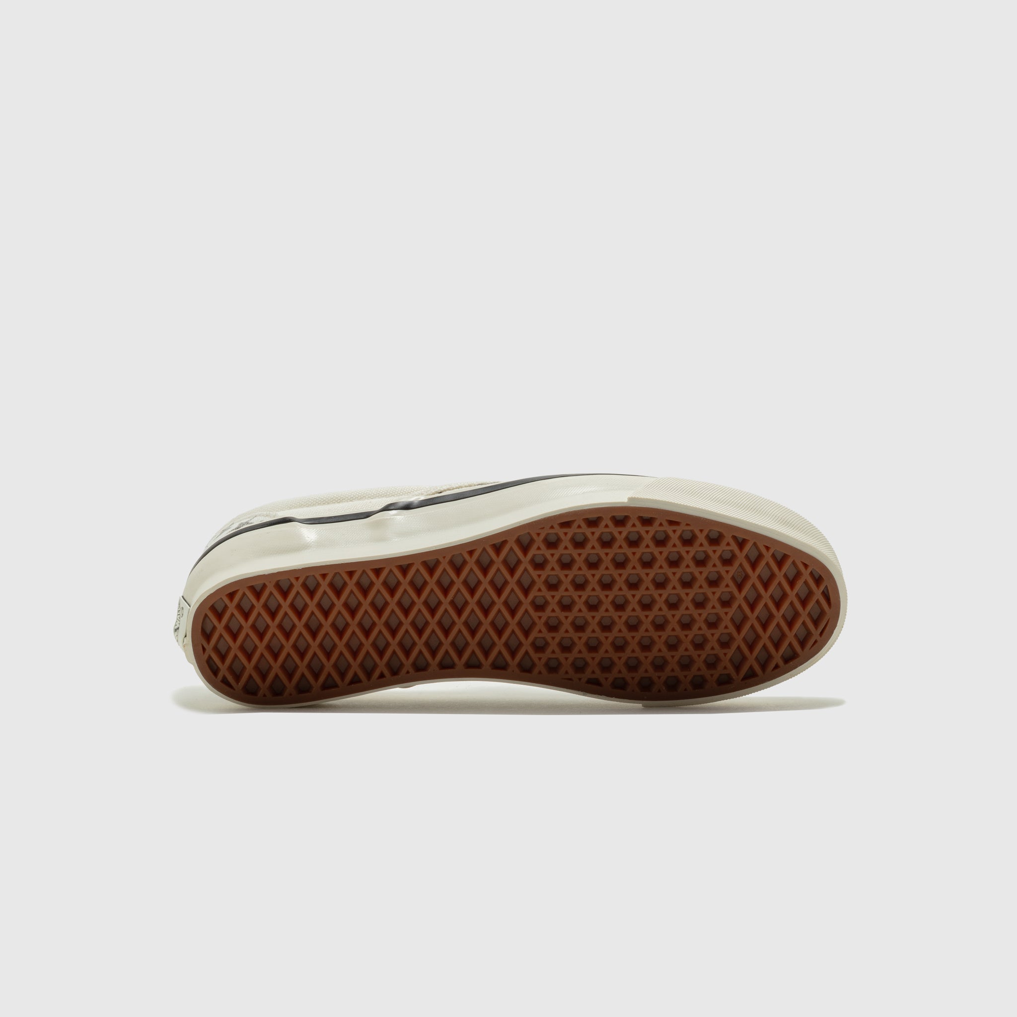 LX CLASSIC SLIP-ON 98 "STARS BLACK/MARSHMALLOW"