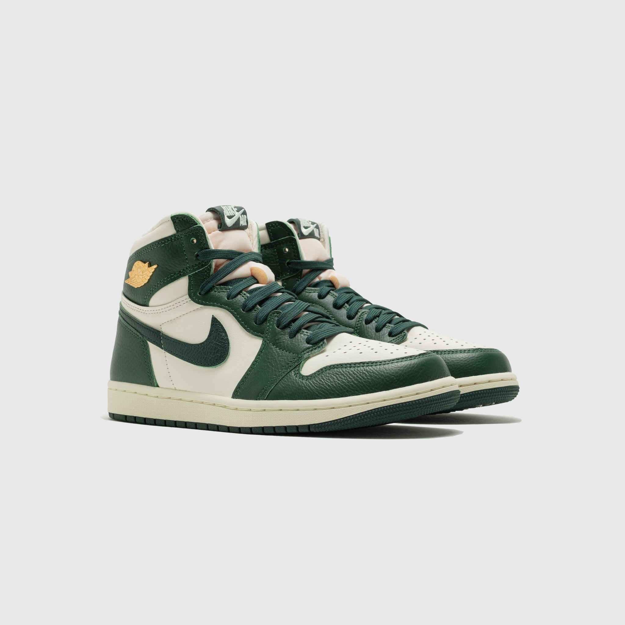 WMNS AIR JORDAN 1 RETRO HIGH OG "FIR' (PRO GREEN)