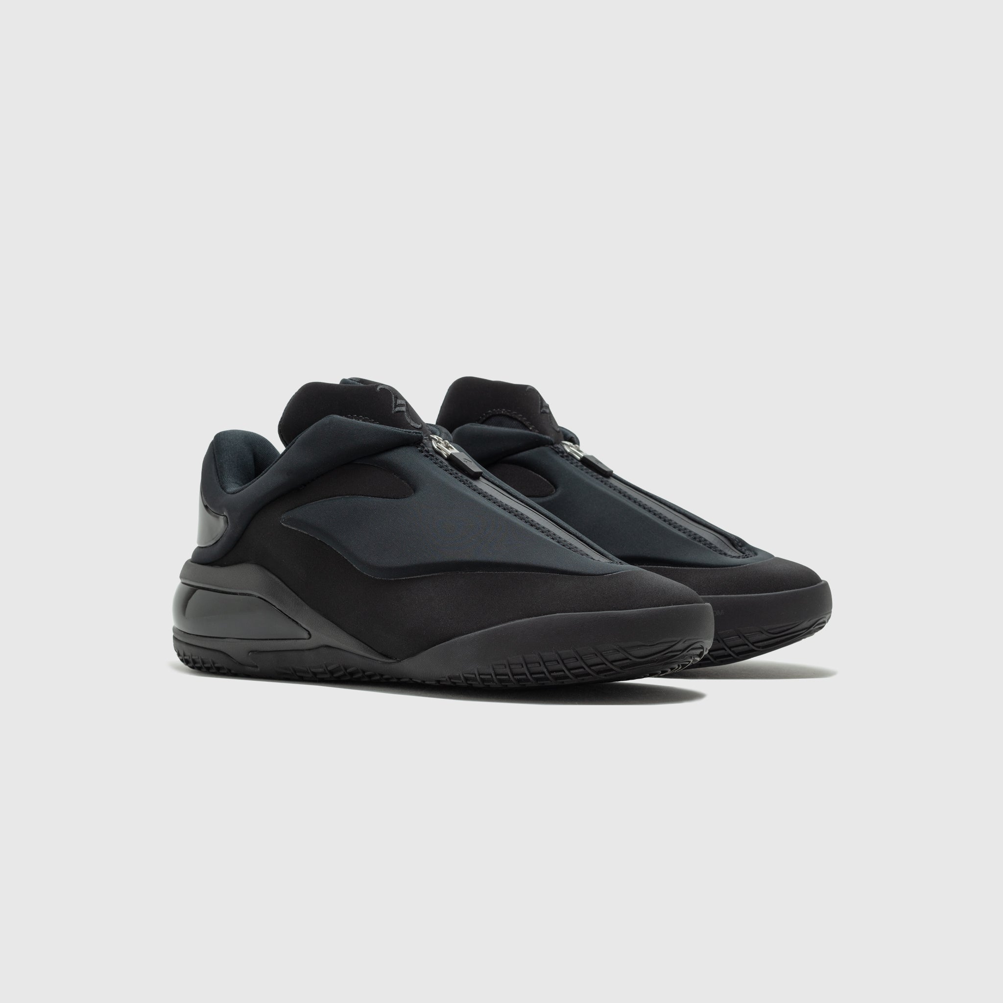 SHAI 001 "CHARM BLACK"