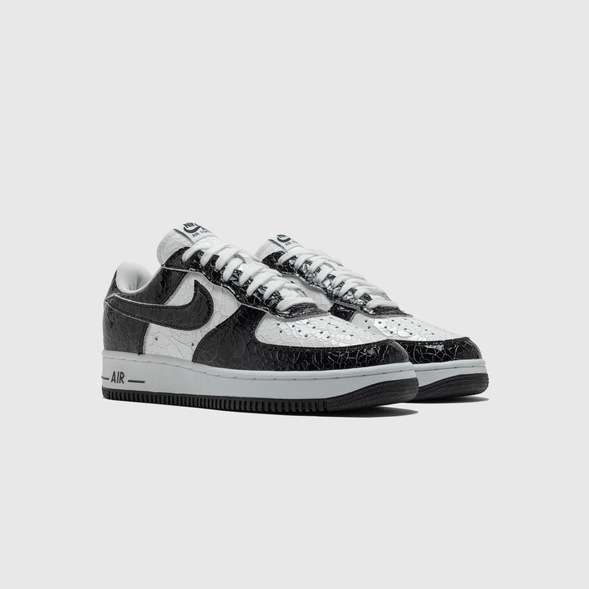 AIR FORCE 1 LOW CRACKED LEATHER "BLACK/WHITE"