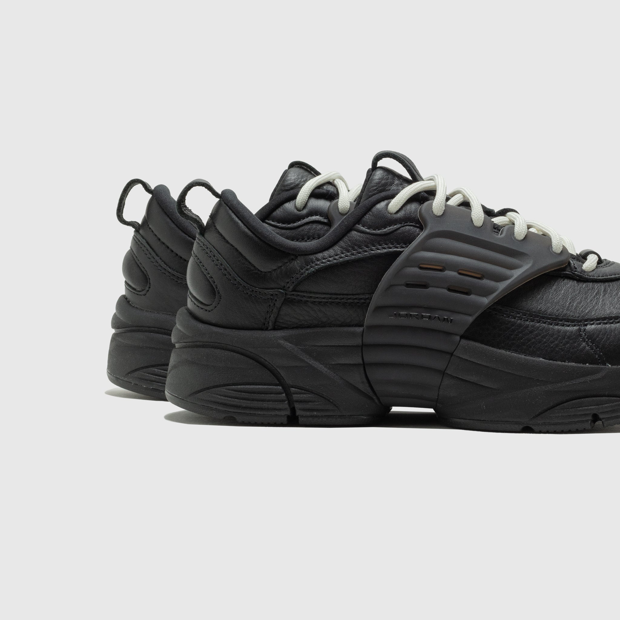 JORDAN TRUNNER O/S SP "BLACK"