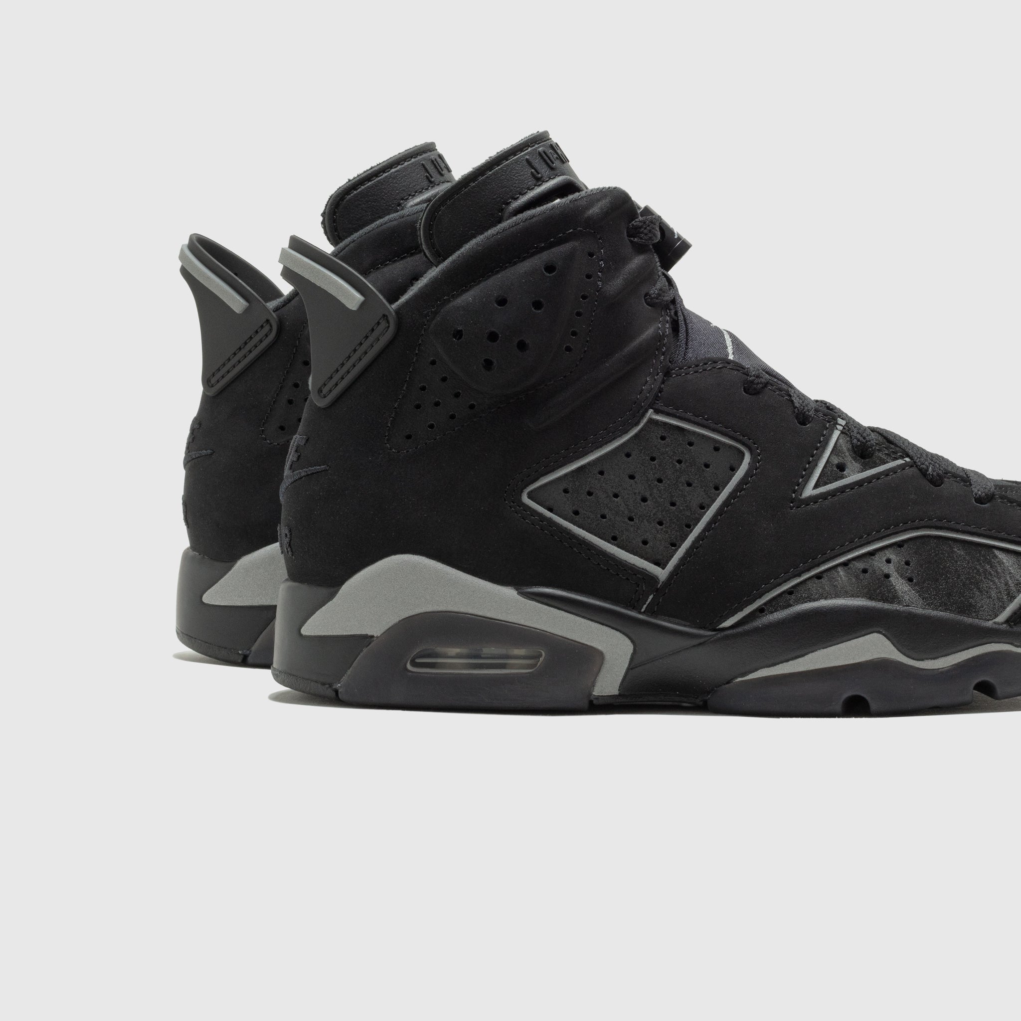 AIR JORDAN 6 RETRO "CAP & GOWN"
