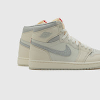 AIR JORDAN 1 RETRO HIGH OG "SAIL UNIVERSITY RED"