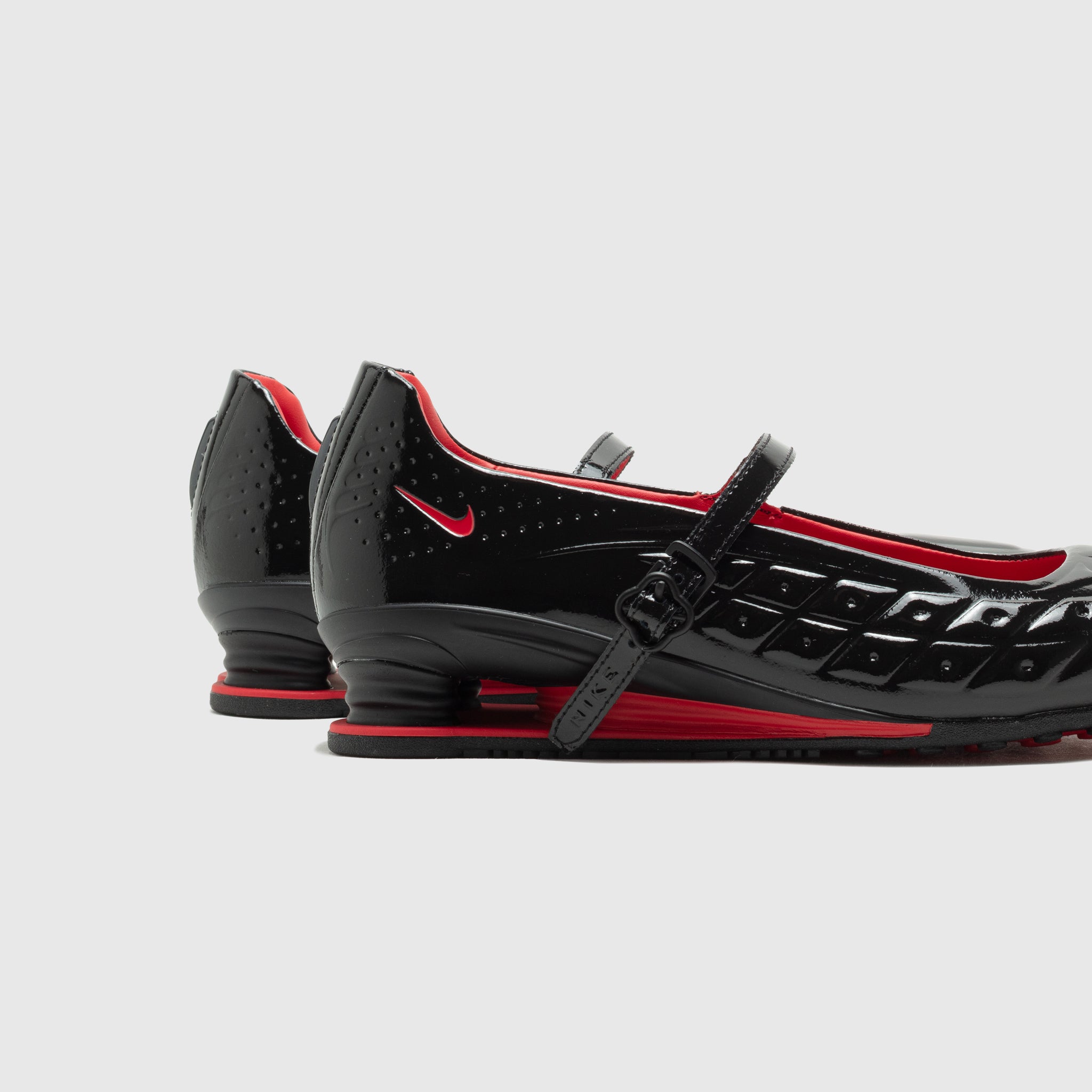 WMNS SHOX Z CALISTRA X LABELHOOD