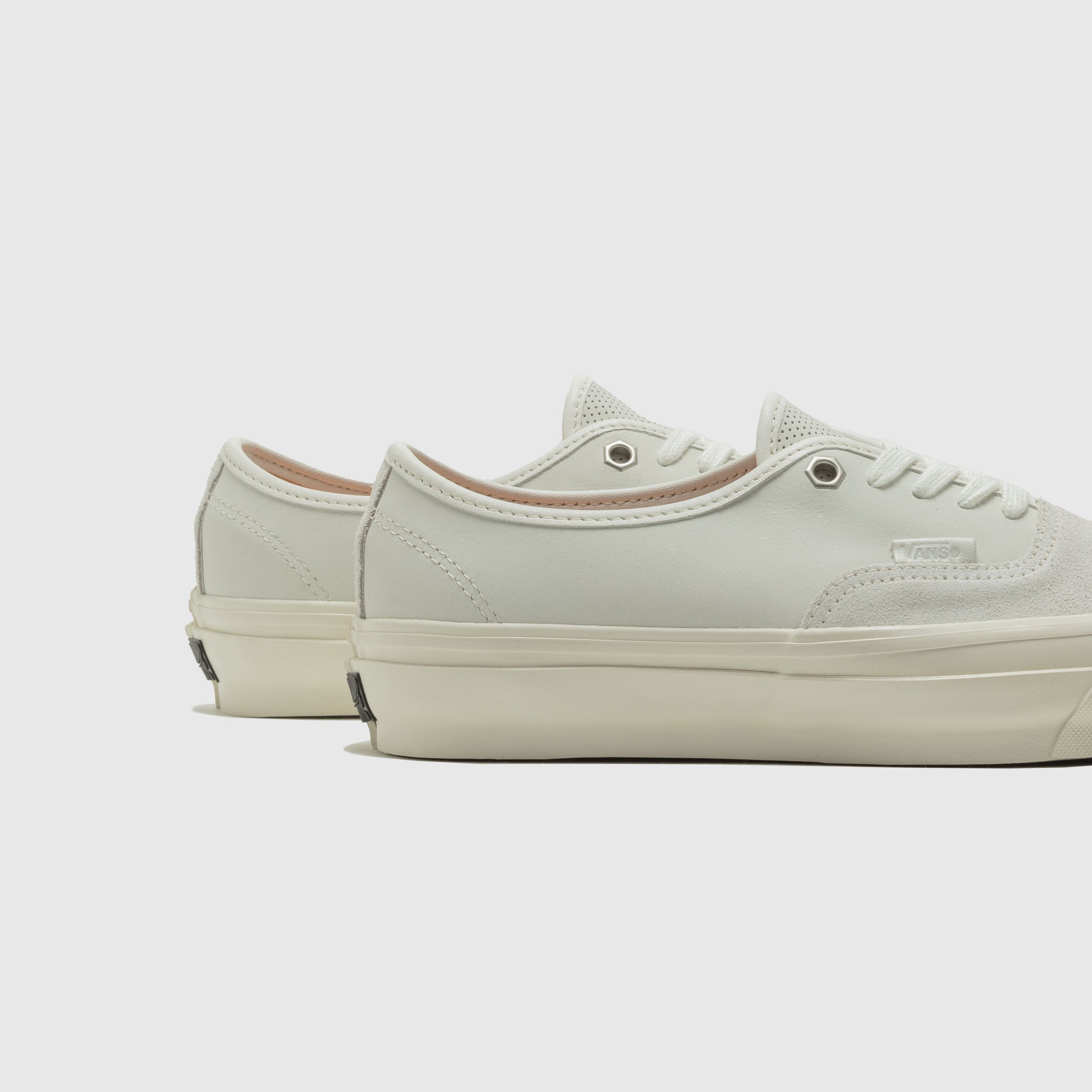 OTW AUTHENTIC 44 VIBRAM X HAVEN