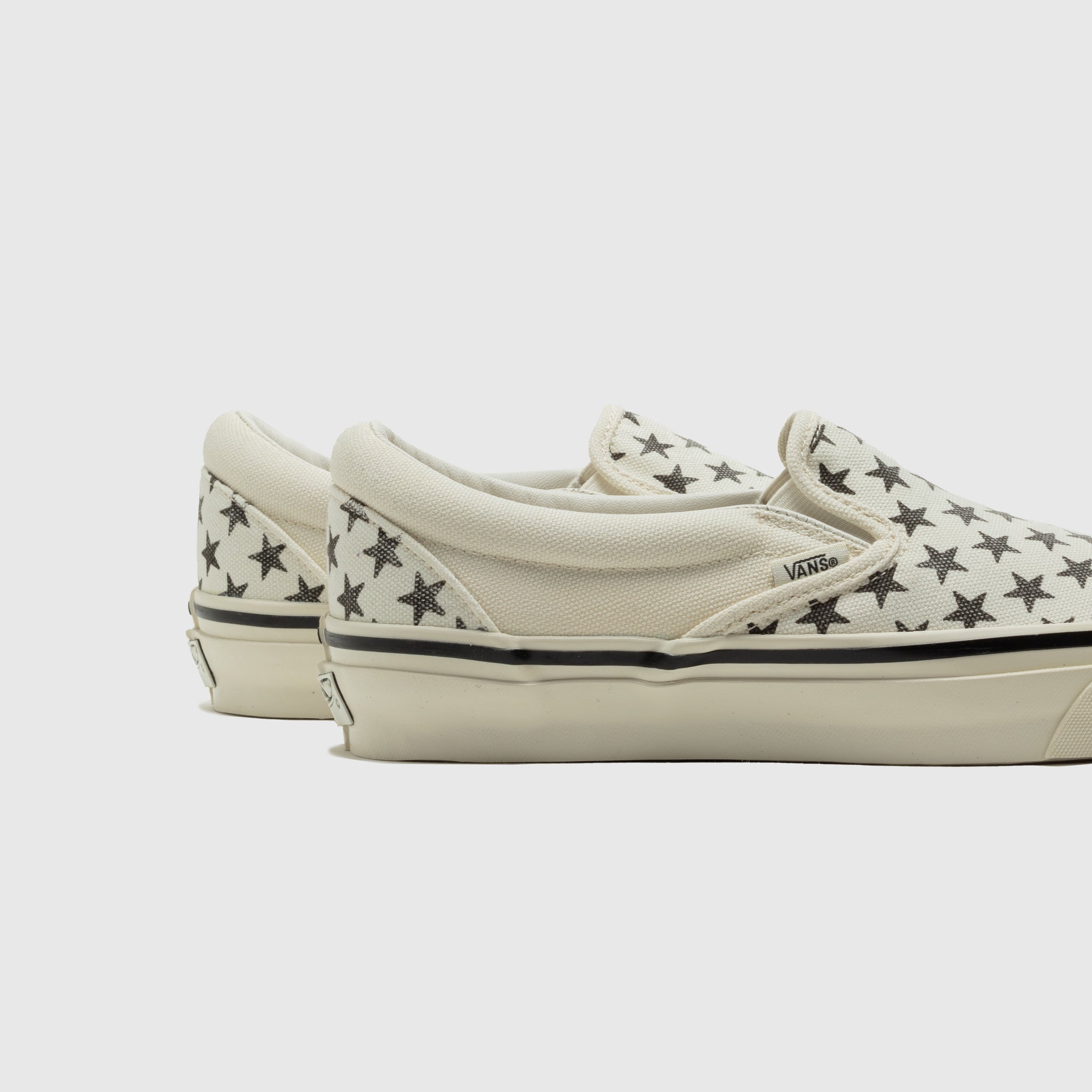 LX CLASSIC SLIP-ON 98 "STARS BLACK/MARSHMALLOW"