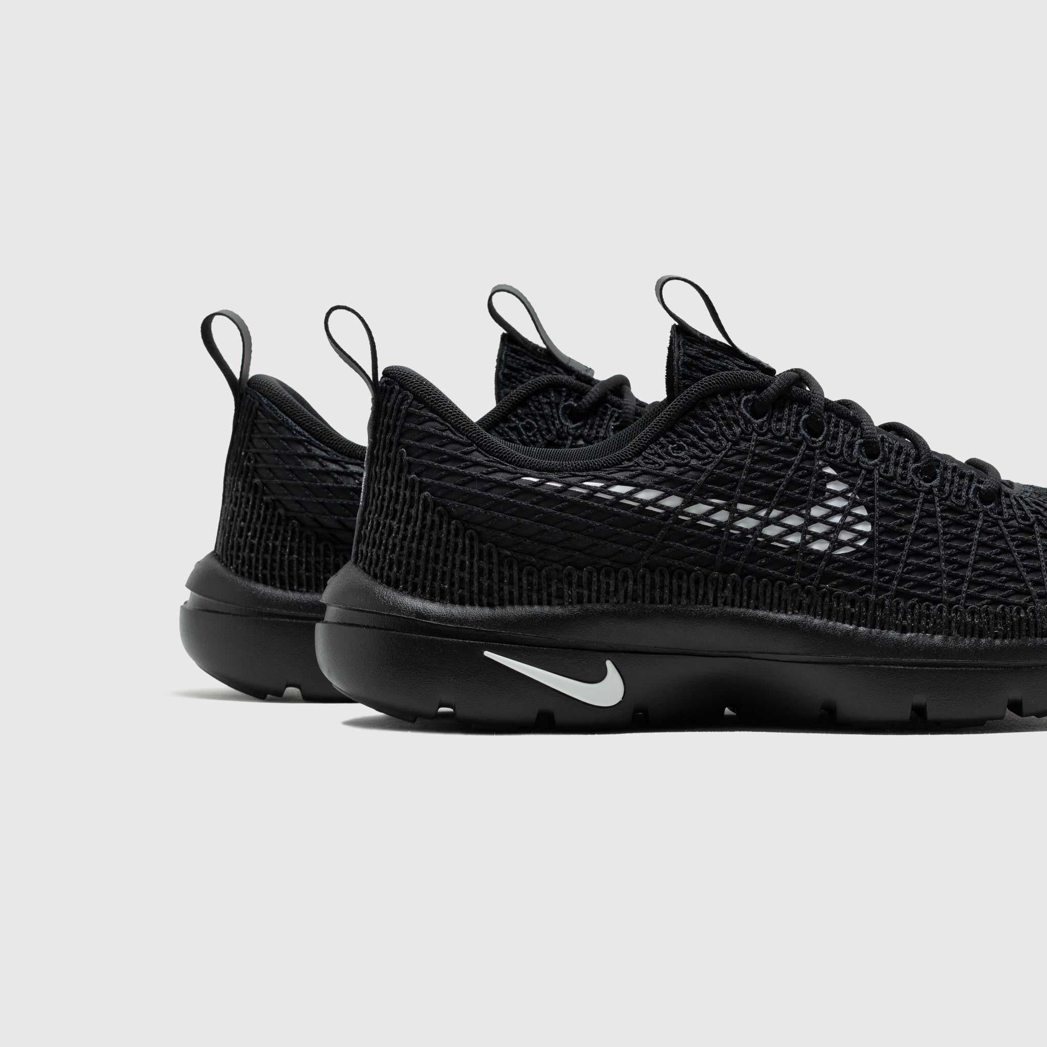 NIKE REJUVEN8 SP "BLACK/WHITE"