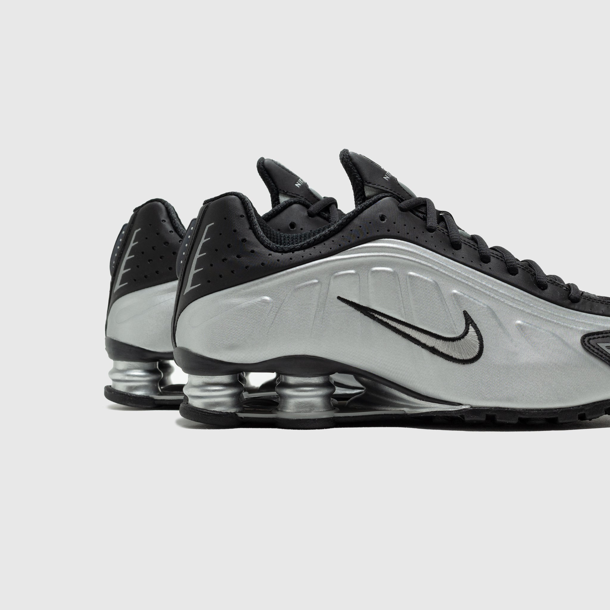 SHOX R4 "METALLIC SILVER/BLACK"