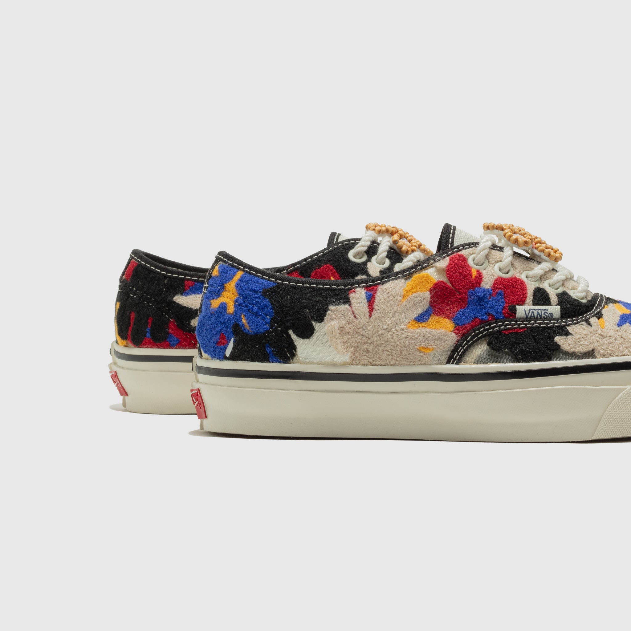 AUTHENTIC 44 LX "NEEDLEWORK"