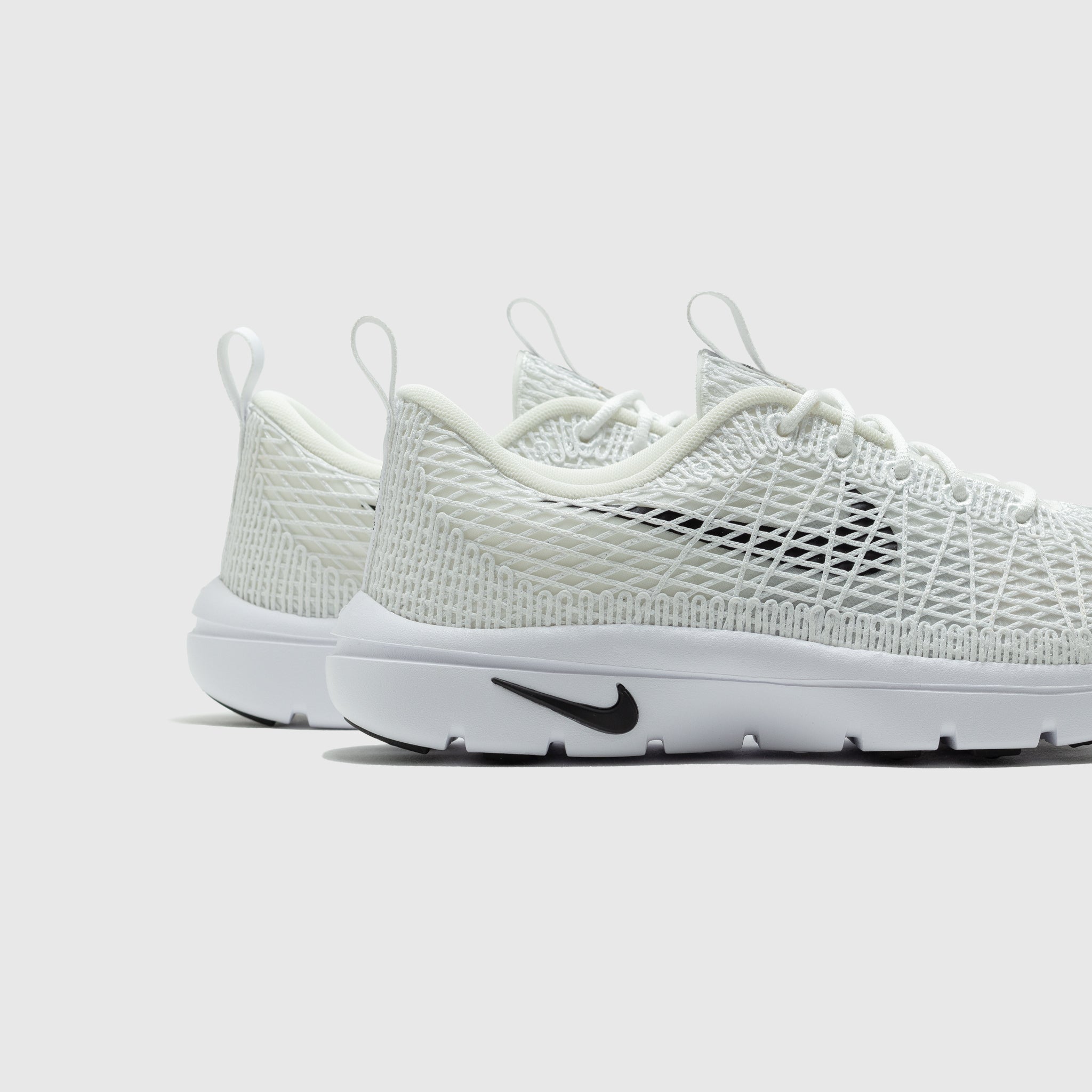 NIKE REJUVEN8 SP "WHITE/BLACK"