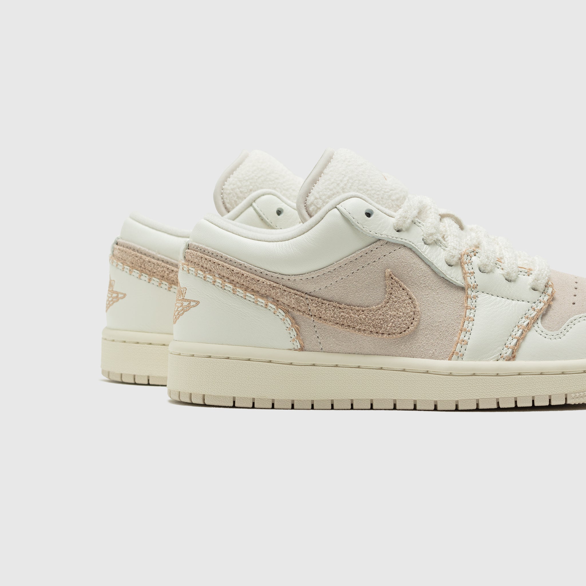 WMNS AIR JORDAN 1 LOW SE "HEMP"