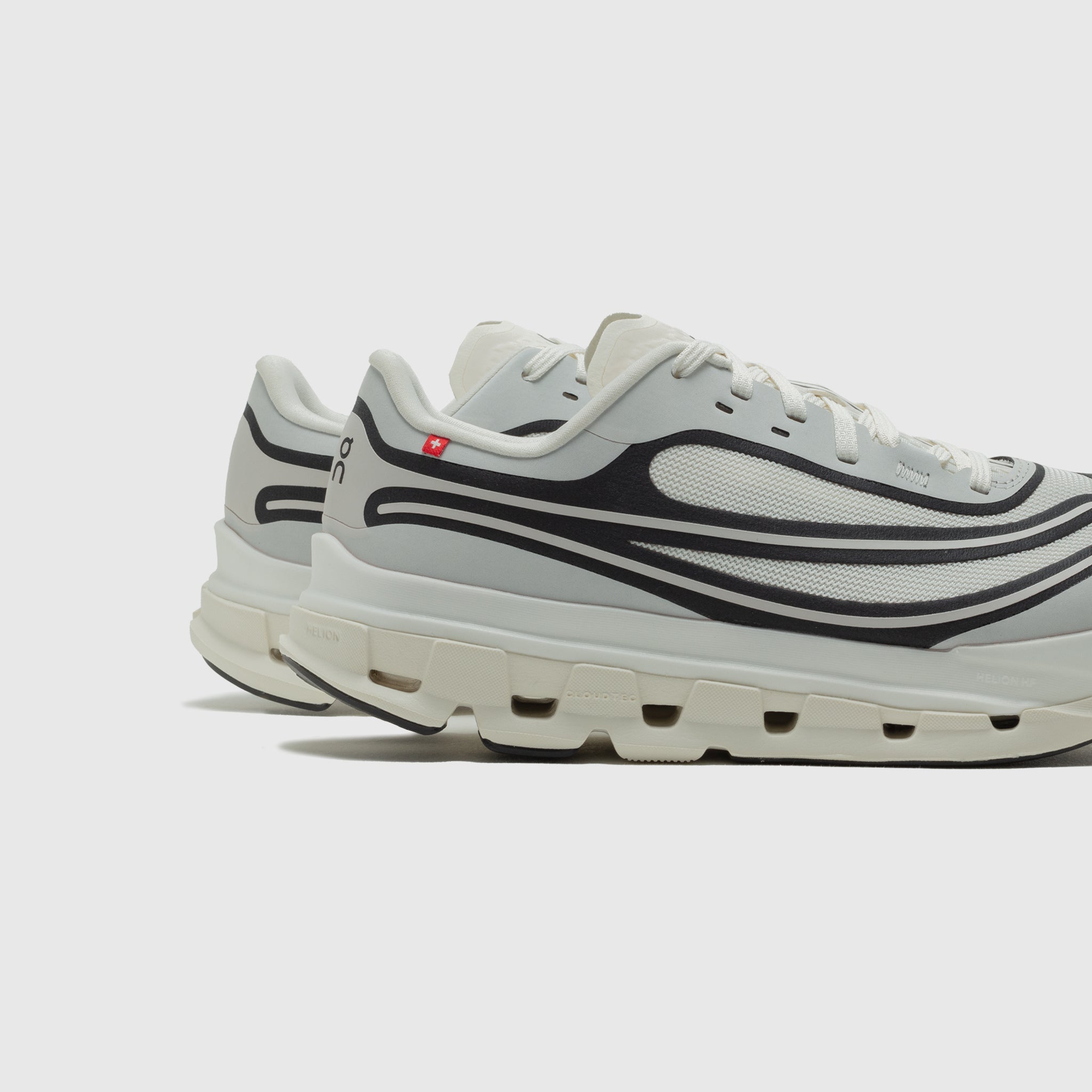 CLOUDFLOW 5 AD "IVORY/BLACK"