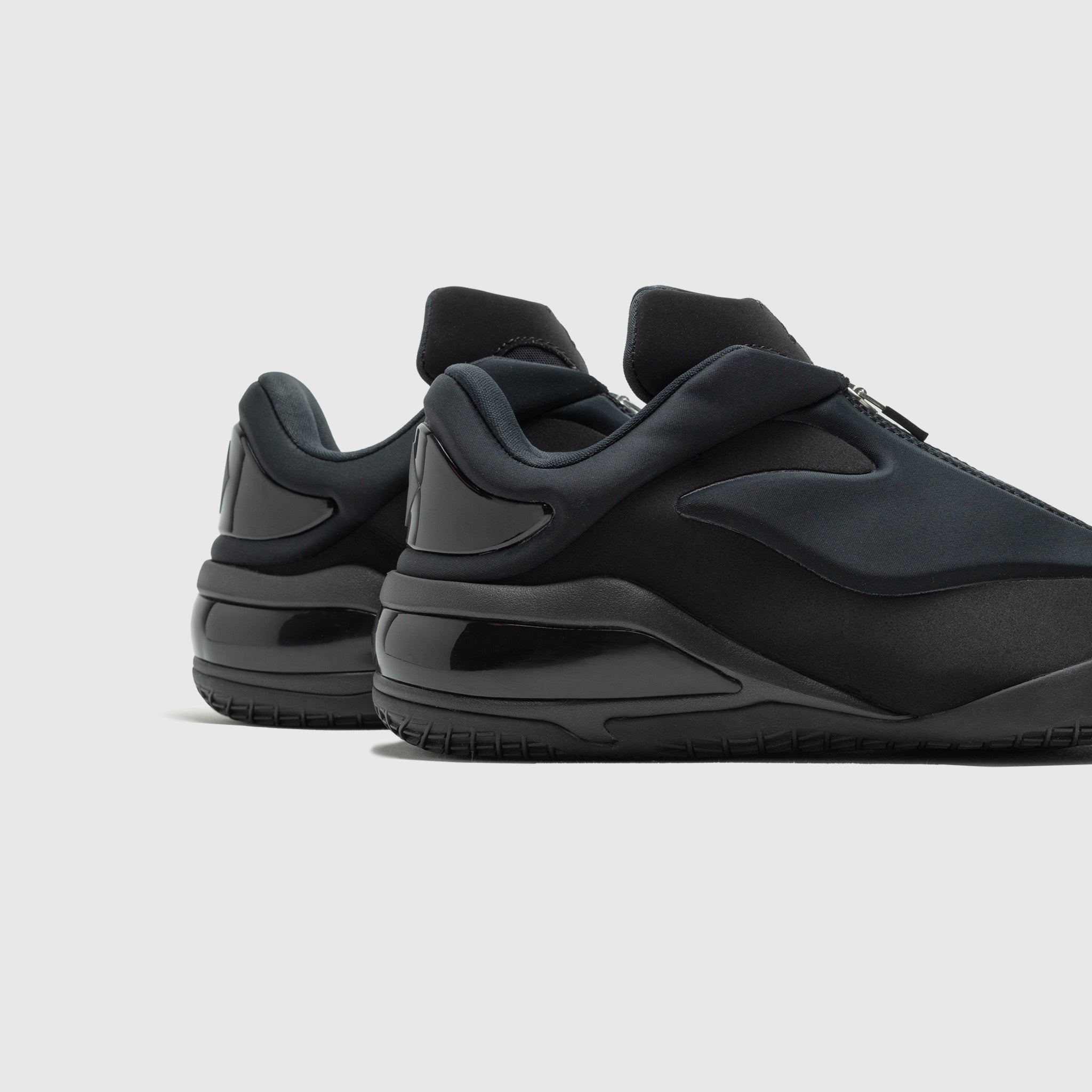 SHAI 001 "CHARM BLACK"