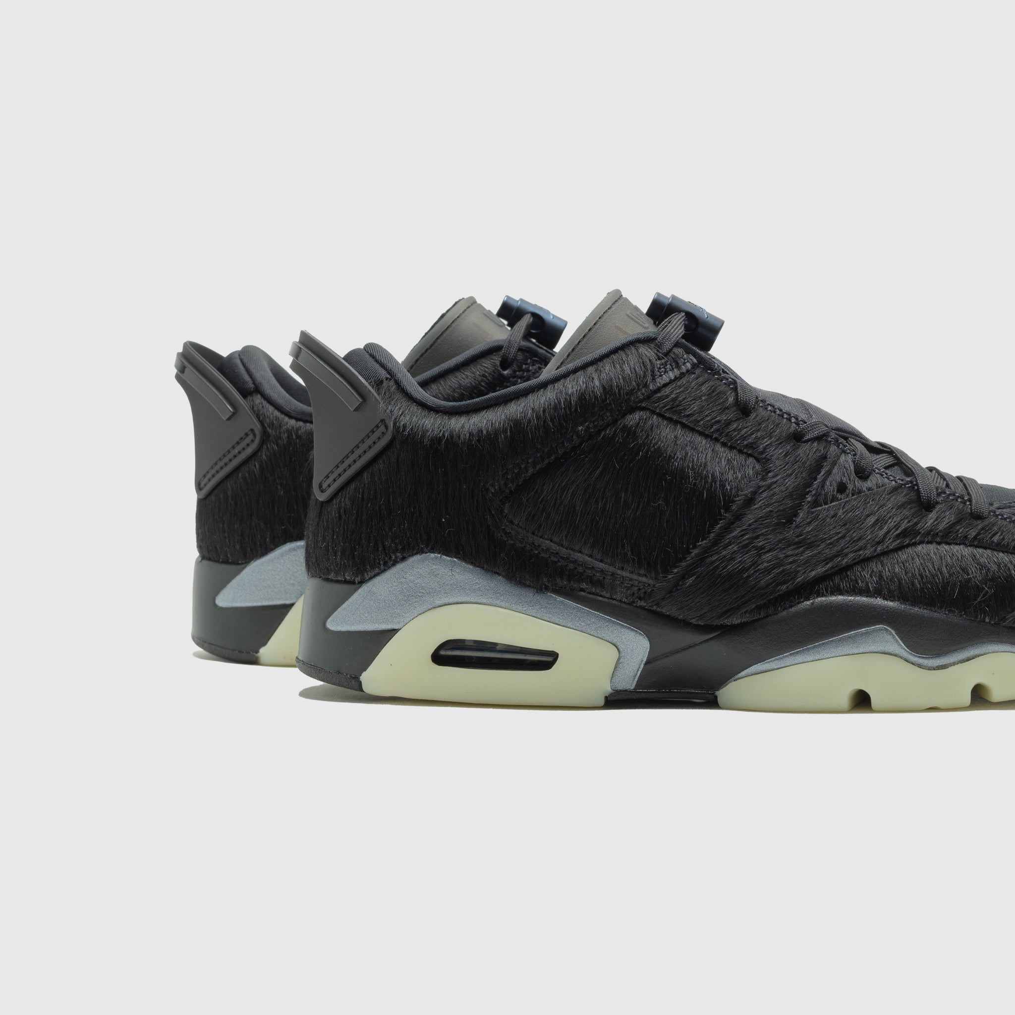 WMNS AIR JORDAN 6 RETRO LOW "BLACKOUT"
