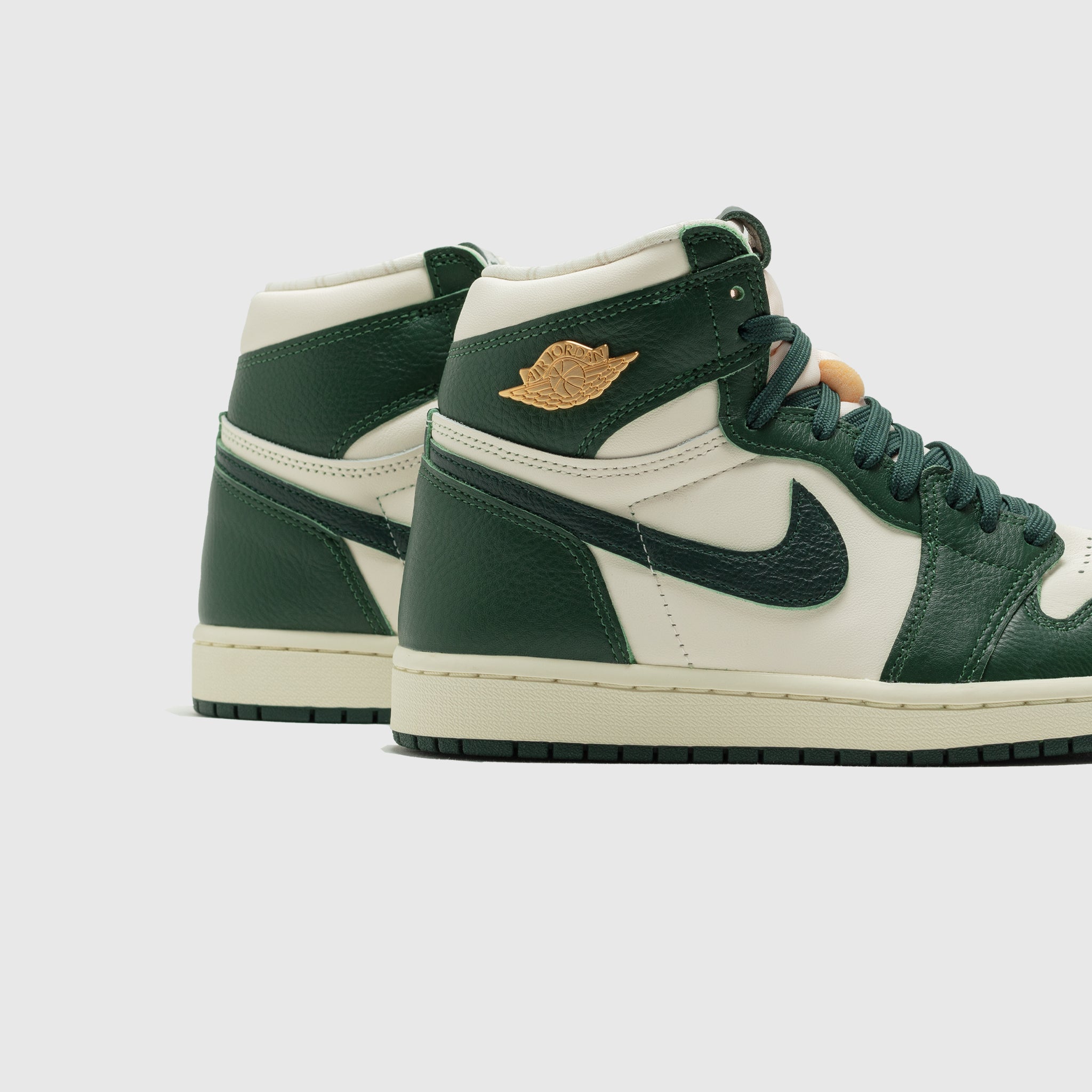WMNS AIR JORDAN 1 RETRO HIGH OG "FIR' (PRO GREEN)