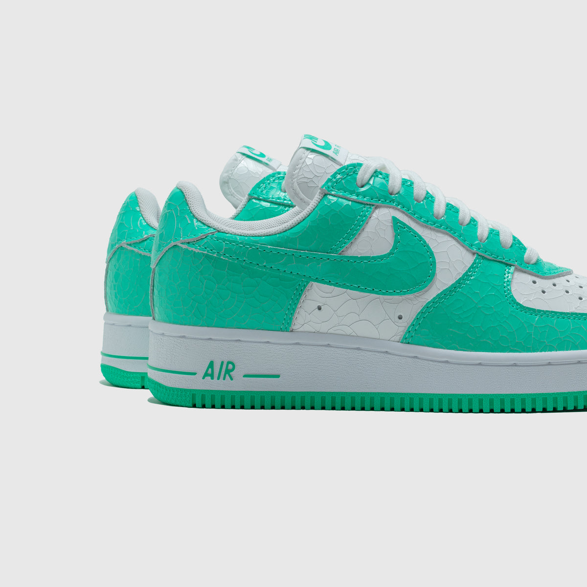 AIR FORCE 1 LOW CRACKED LEATHER "MENTA"