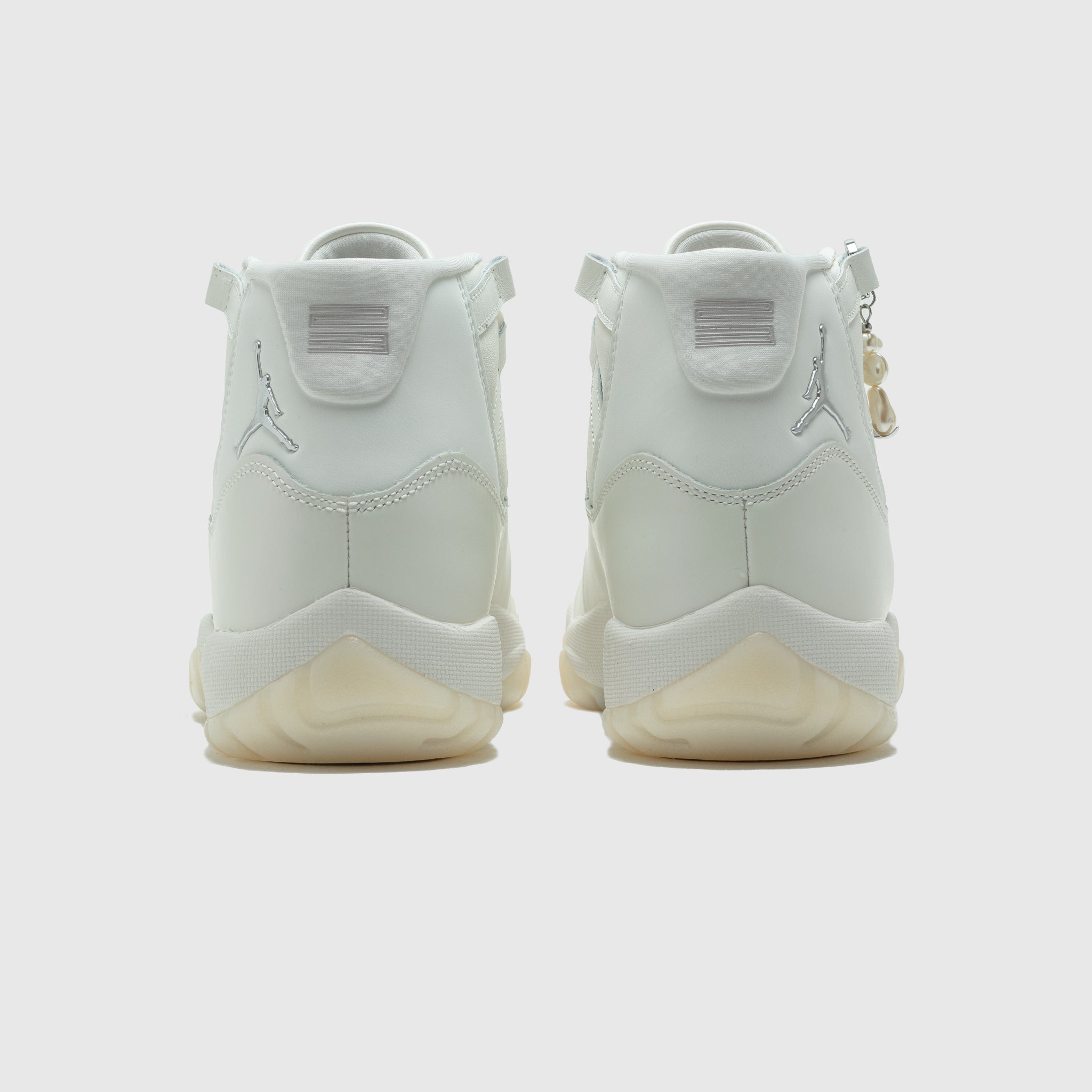 WMNS AIR JORDAN 11 RETRO "PEARL"
