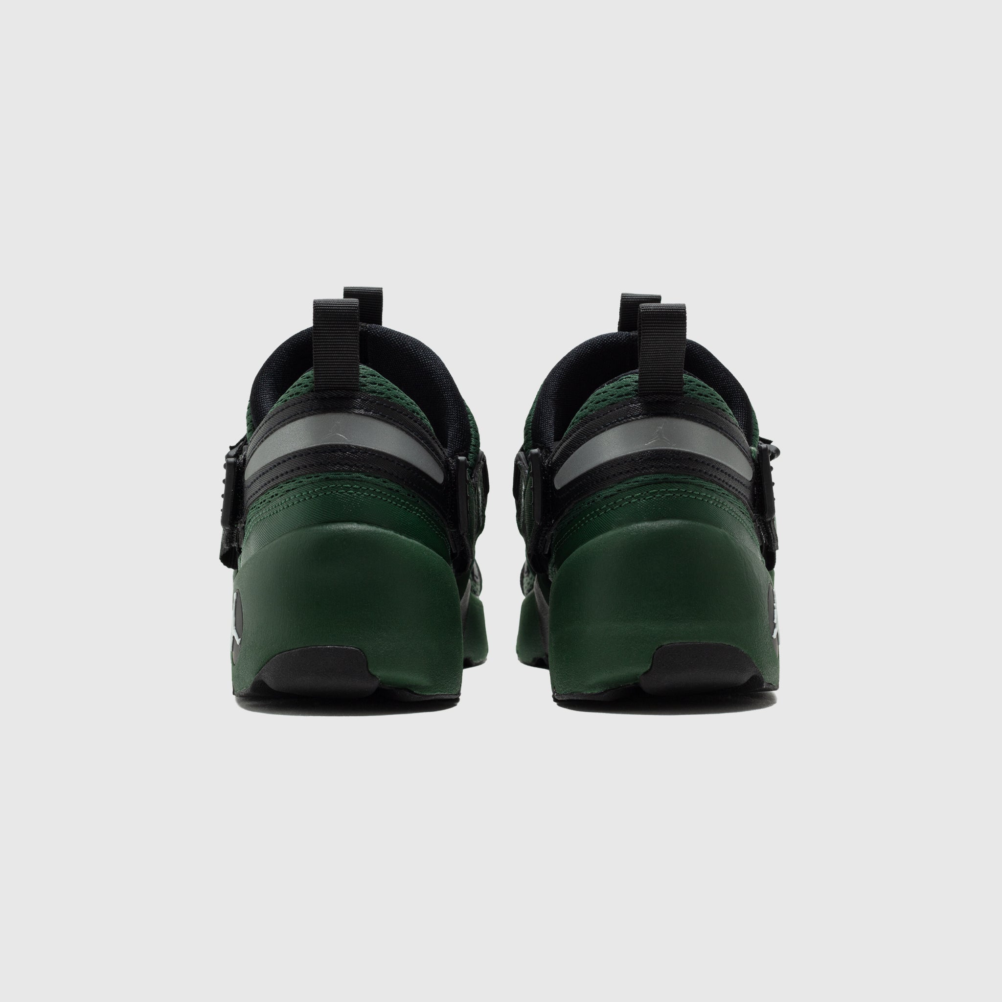 WMNS JORDAN TRUNNER LX "FIR"