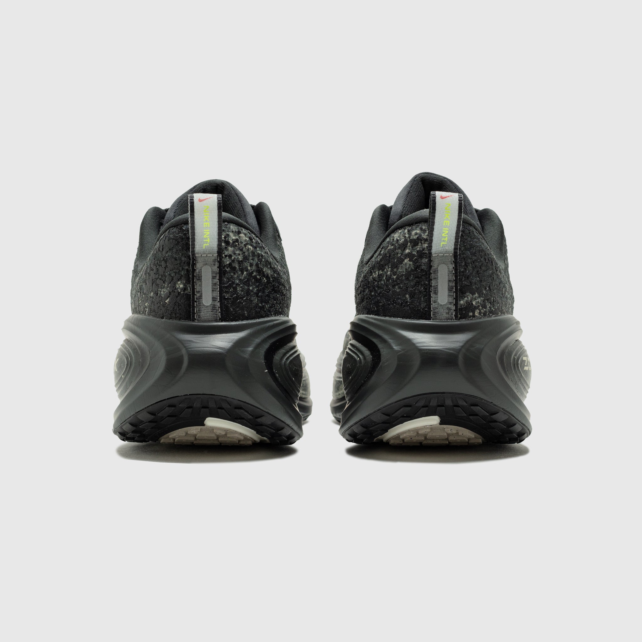 VOMERO PLUS "ANTHRACITE/OATMEAL"