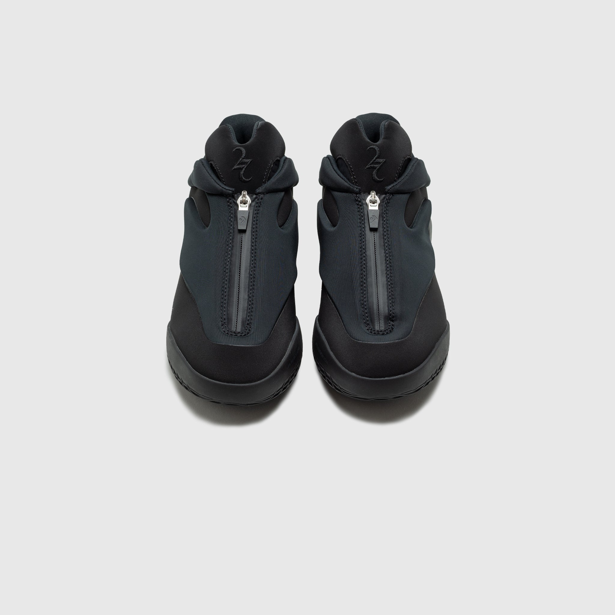 SHAI 001 "CHARM BLACK"