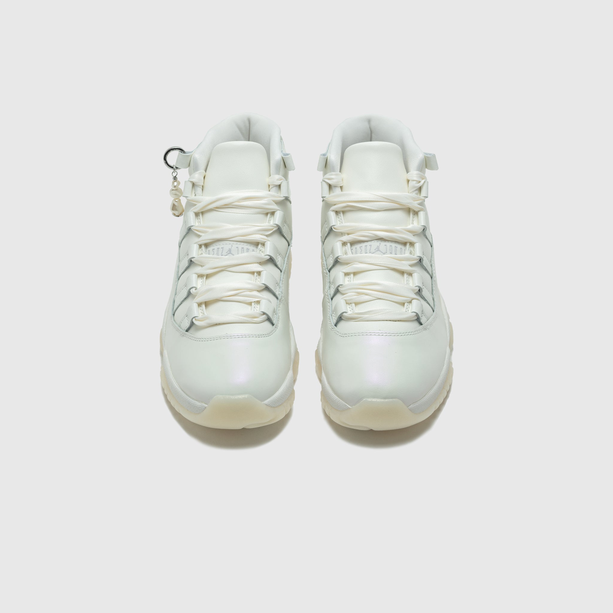 WMNS AIR JORDAN 11 RETRO "PEARL"
