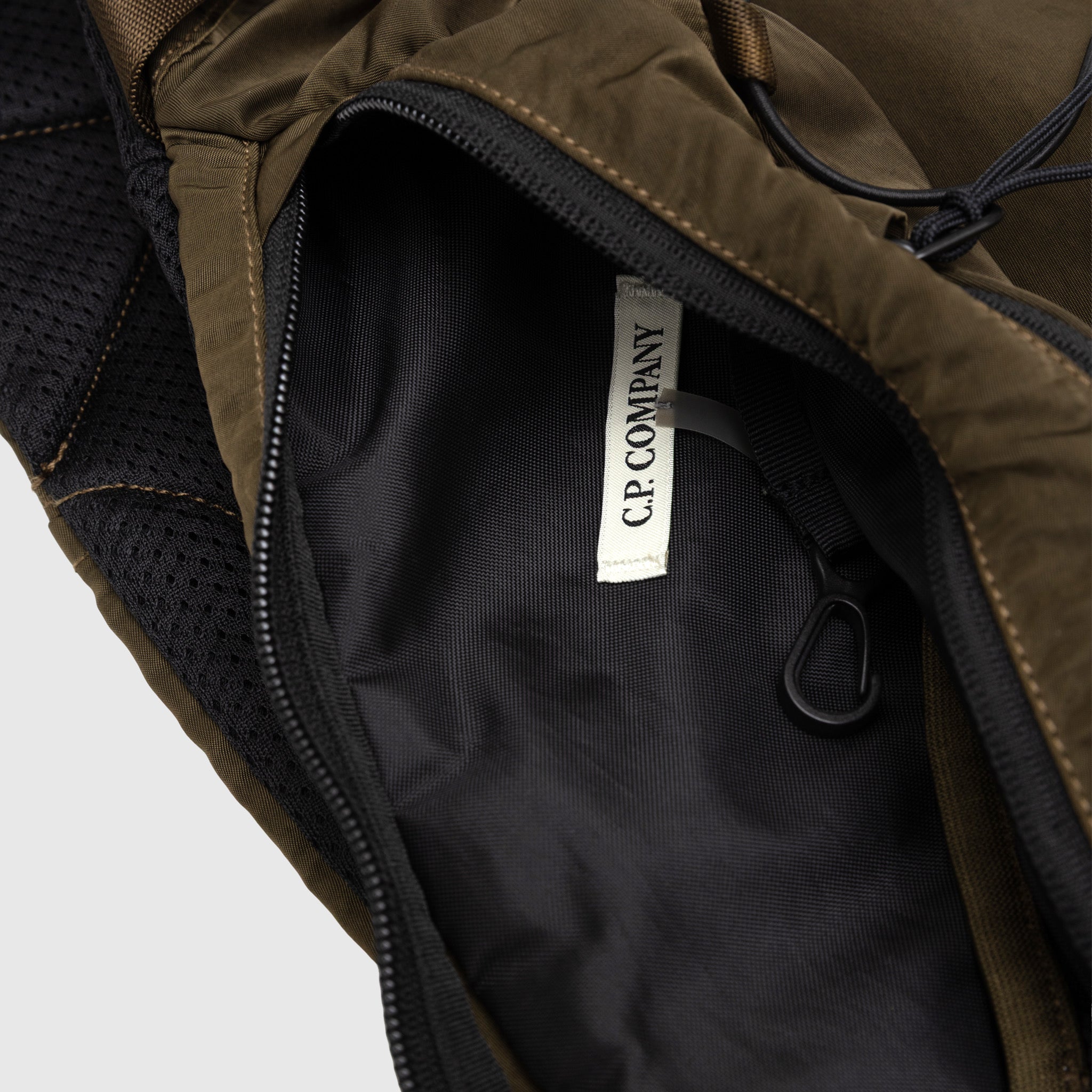 NYLON B CROSSBODY RUCKSACK