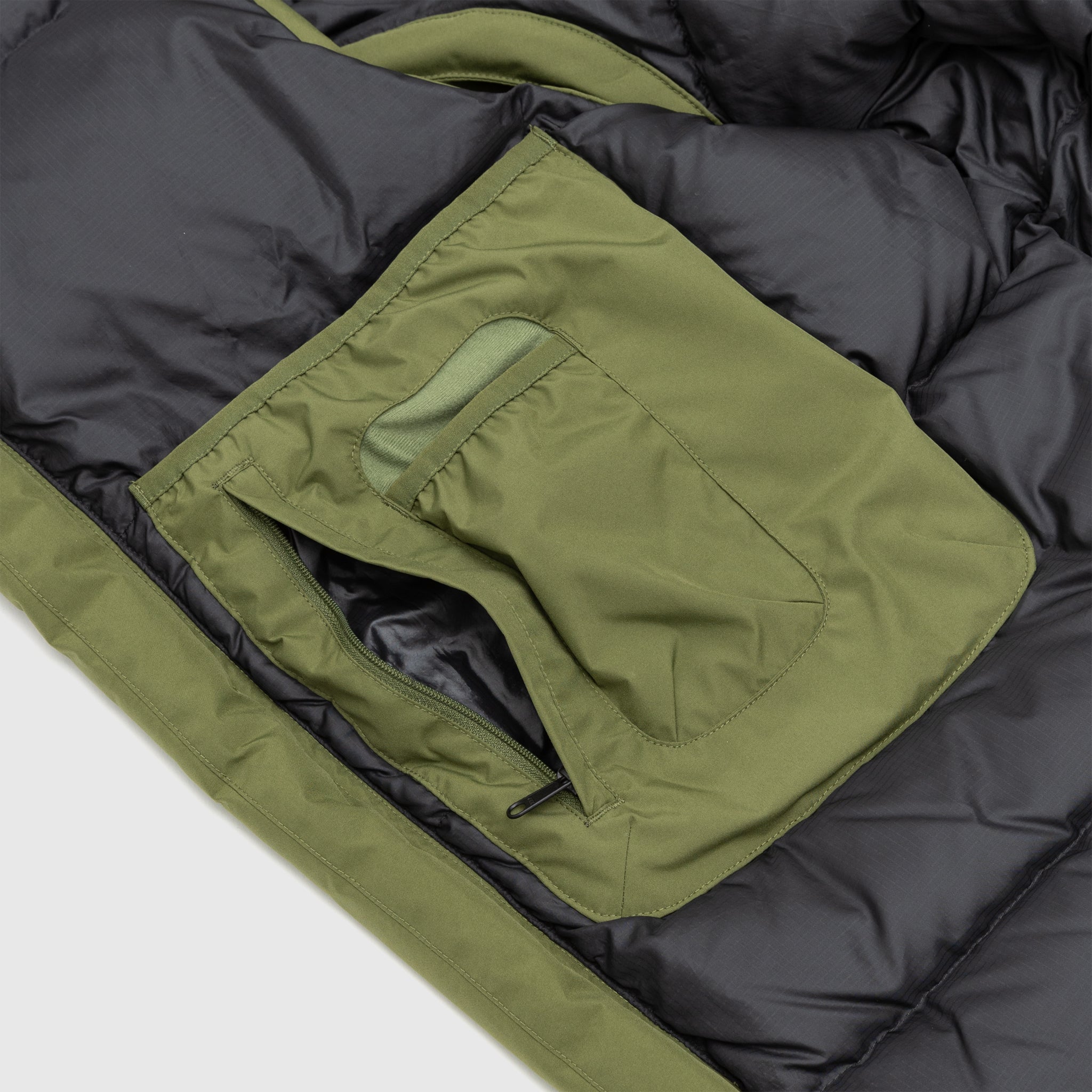 BETTER MAMMOTH GORE-TEX VEST