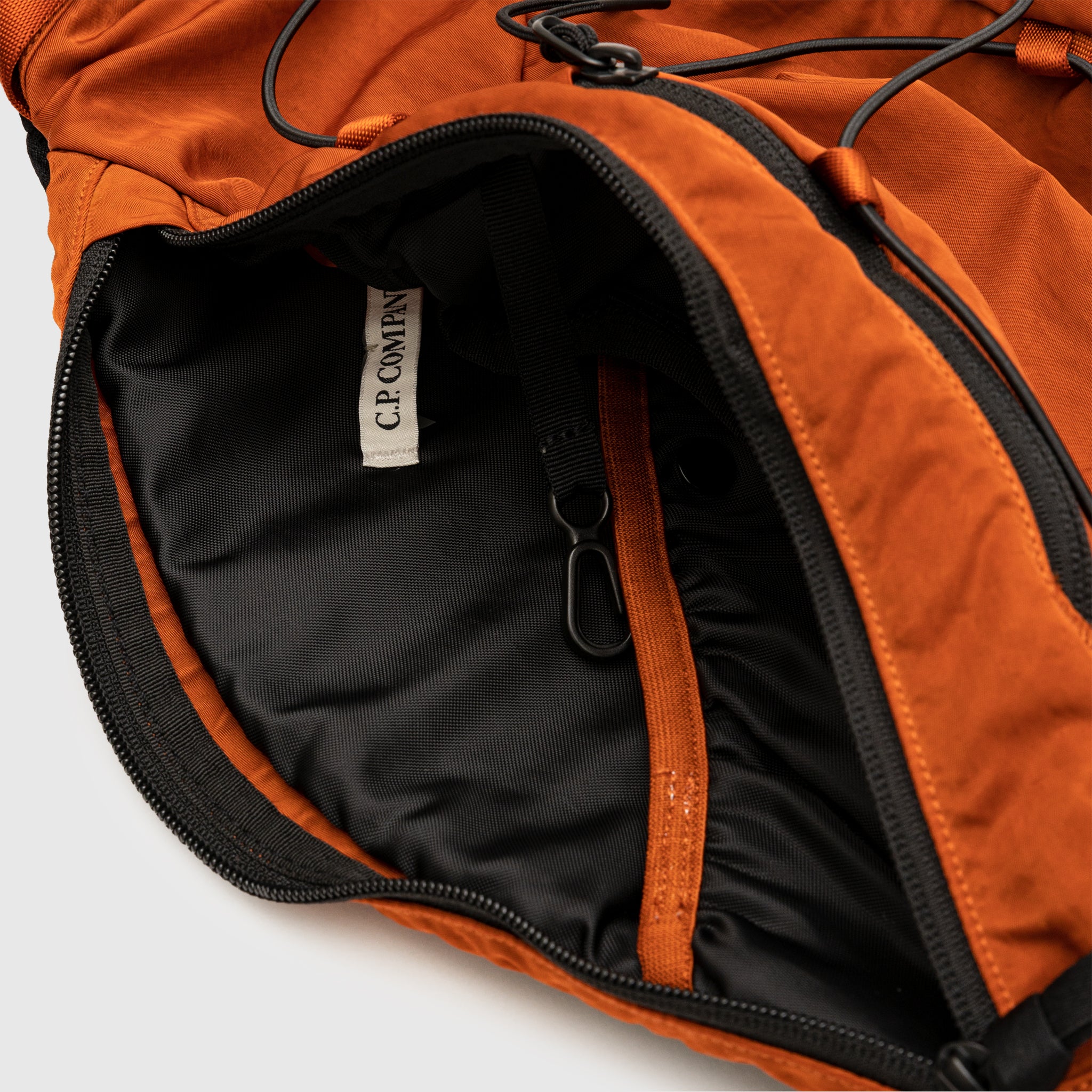 NYLON B CROSSBODY RUCKSACK